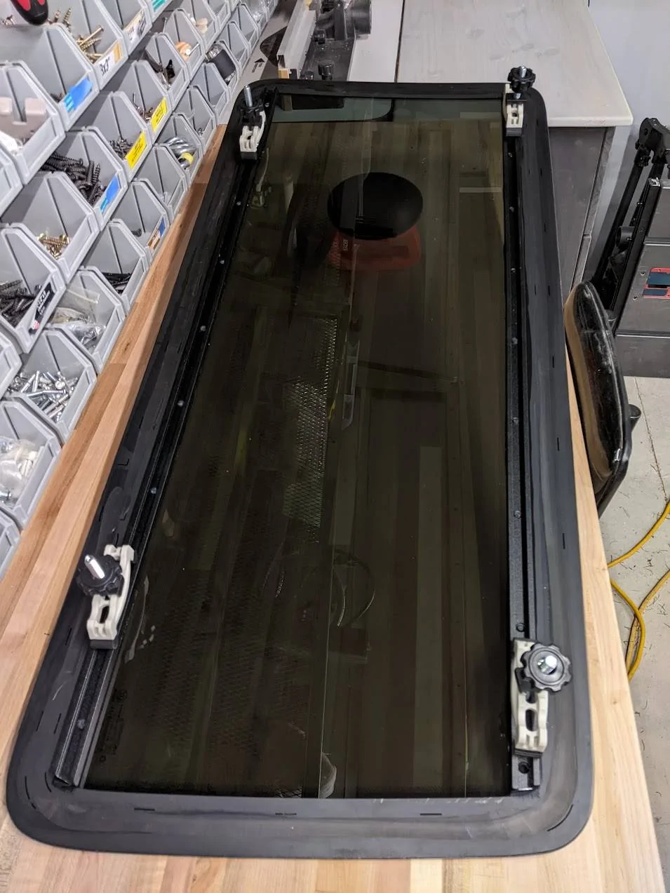 Jeep Wrangler JL Hardtop removable side glass!  Probably totally safe, maybe! jeep_glass_hardwar