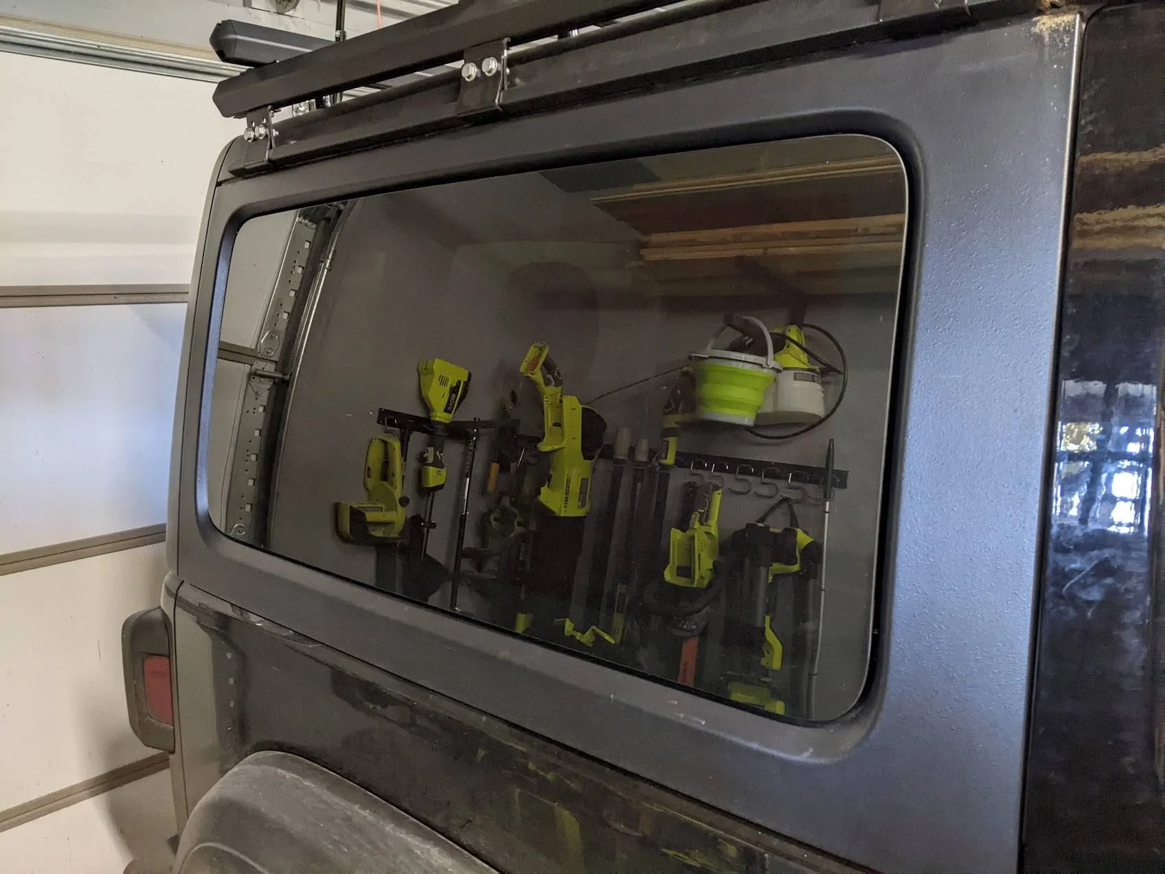 Jeep Wrangler JL Hardtop removable side glass!  Probably totally safe, maybe! jeep_glass_in_place_outsid