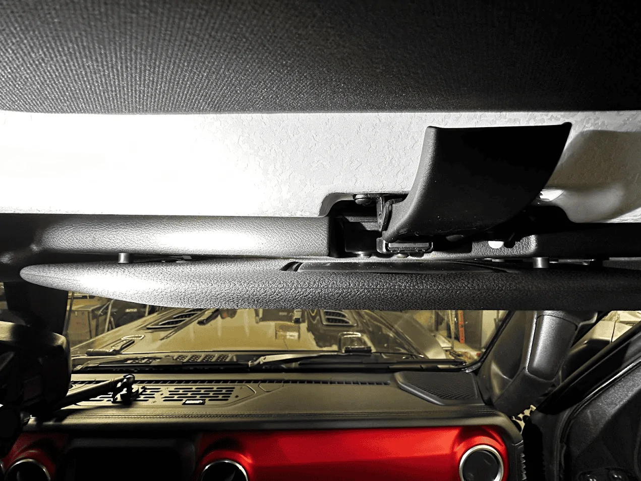 Jeep Wrangler JL FIXED - Sun Visor Rattle/Vibration Noise (Solution) 1710867185767-dh
