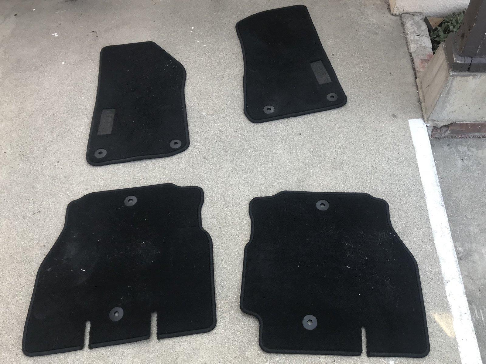 Jeep Wrangler JL Selling: (SoCal) Stock Jeep Front & Rear Floor Mats IMG_6516