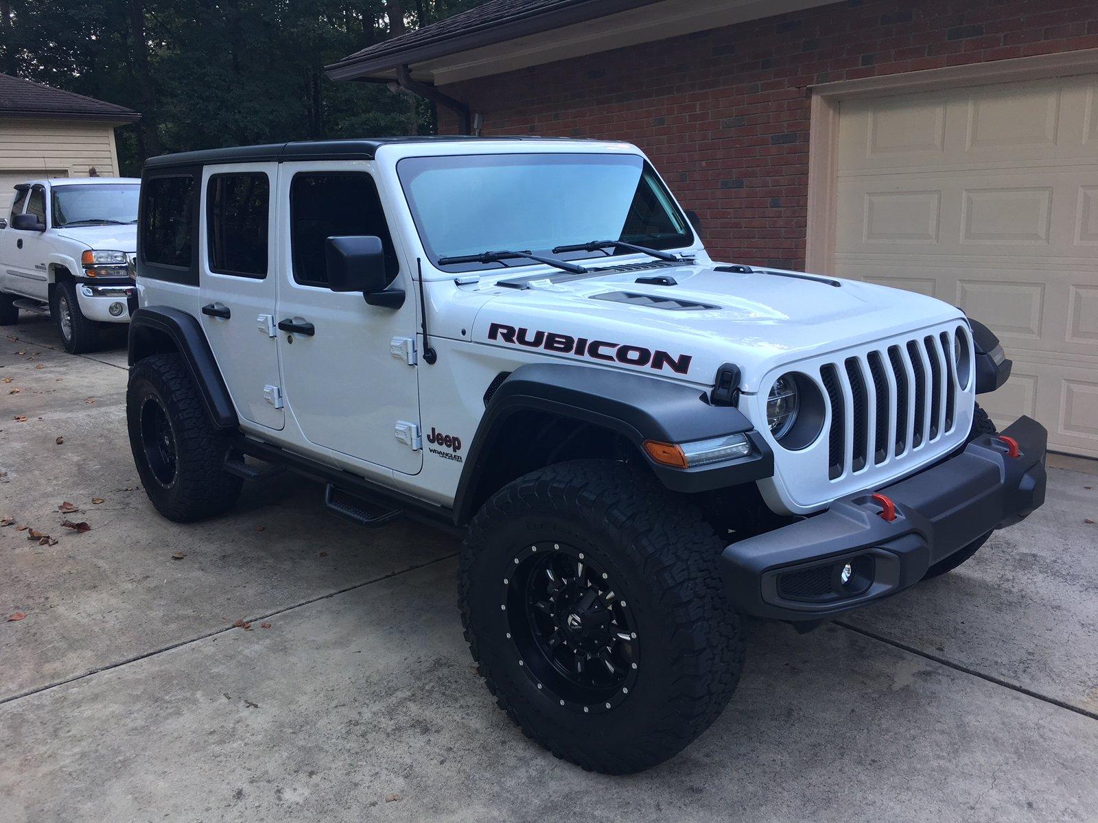 Jeep Wrangler JL Does anyone else have paint blemishes? IMG_2043.JPG