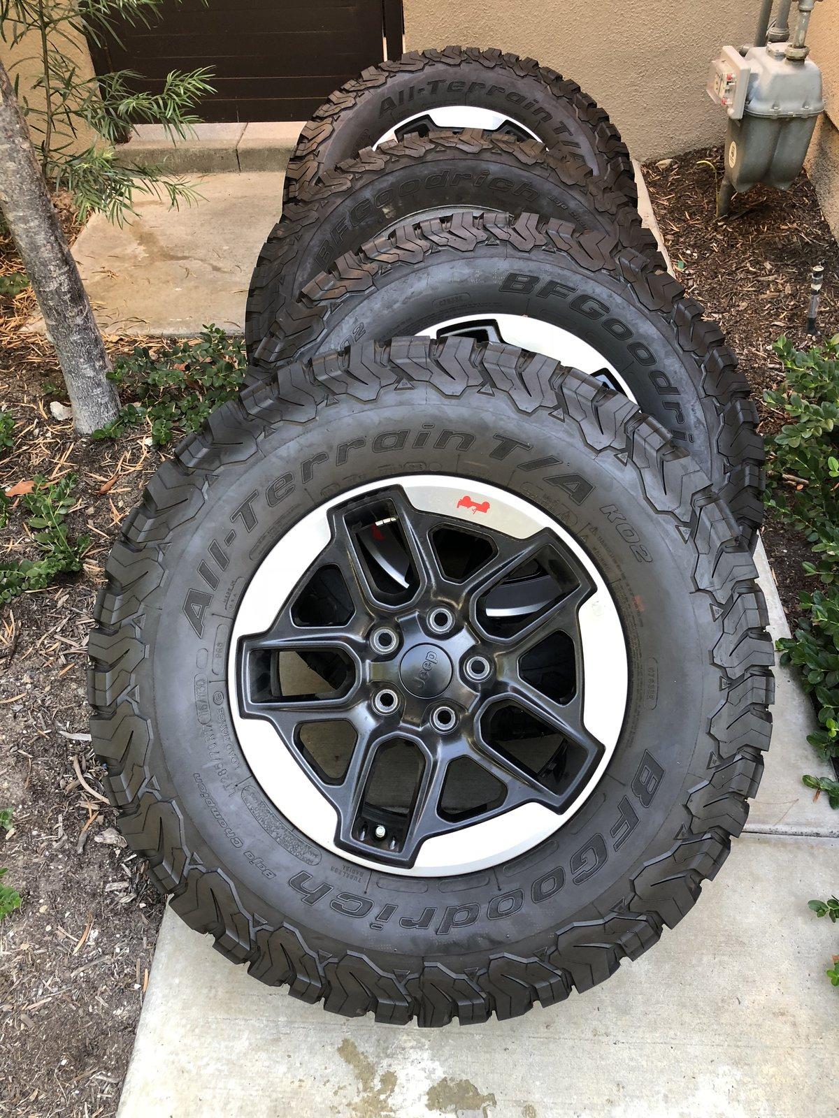 Jeep Wrangler JL Wheels *Price Drop! $800. SoCal only 4F3F2110-D2AC-43D6-8704-C382EAF024D9