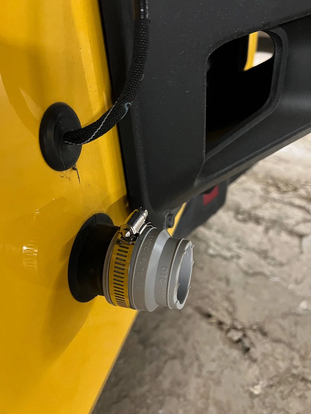 Jeep Wrangler JL Spare Tire bump stops IMG_0500
