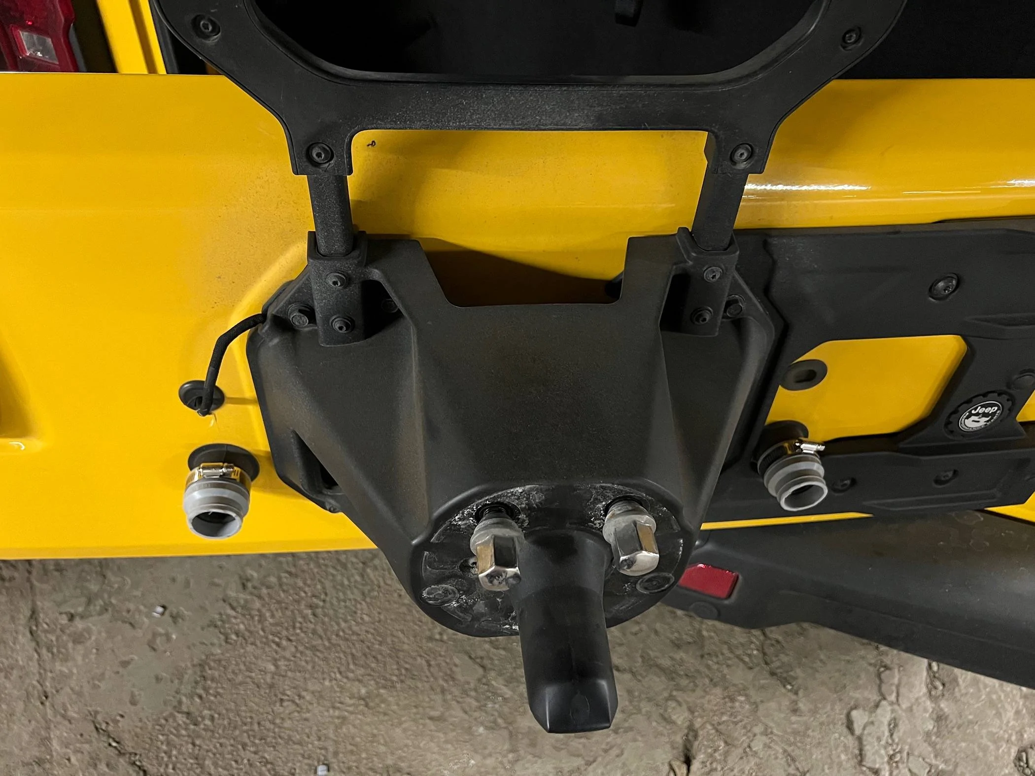 Jeep Wrangler JL Spare Tire bump stops IMG_0502