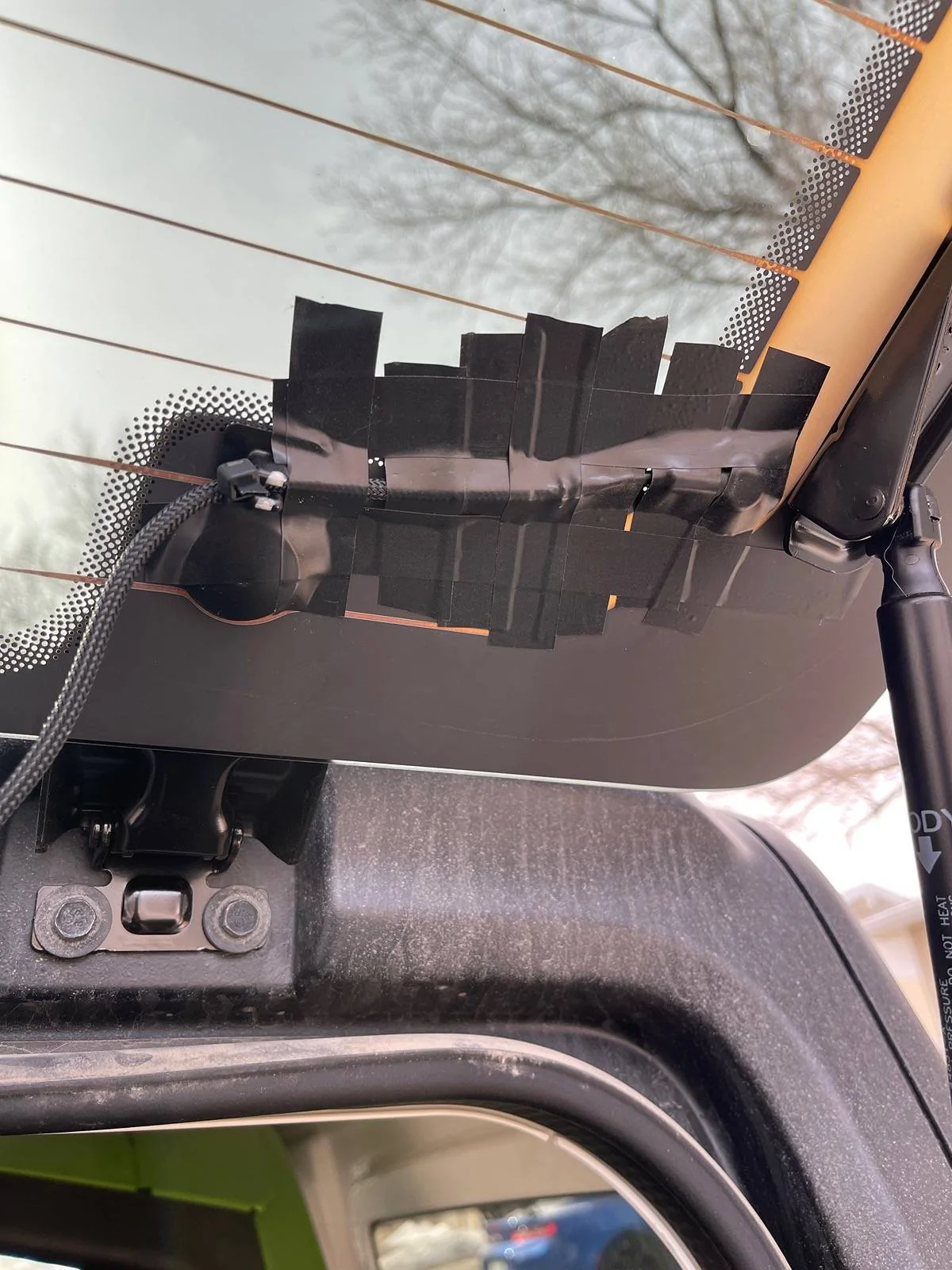 Jeep Wrangler JL Rear window defroster unsoldered? IMG_1038