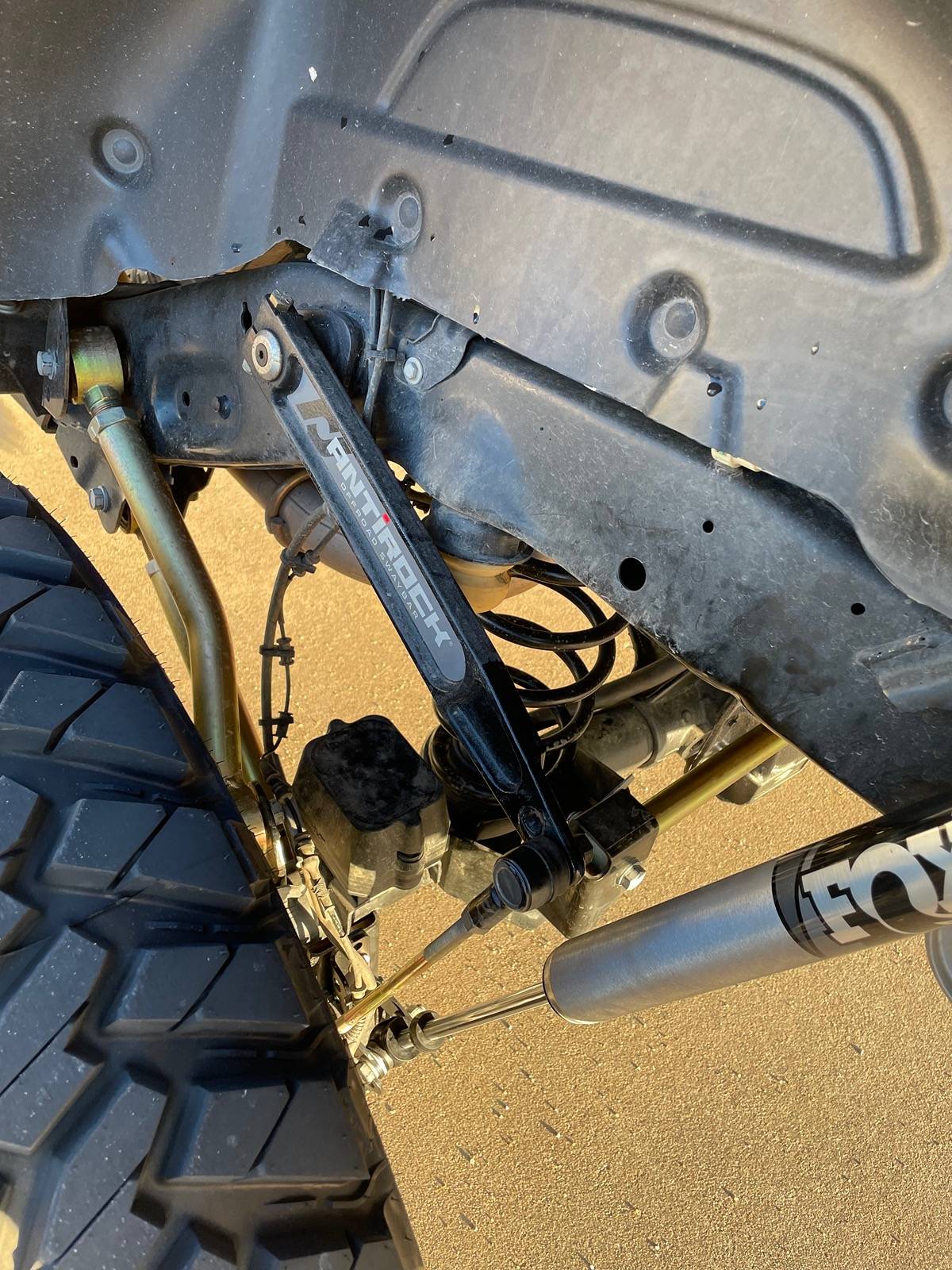 Jeep Wrangler JL Rear Antirock & Brake Lines IMG_7436