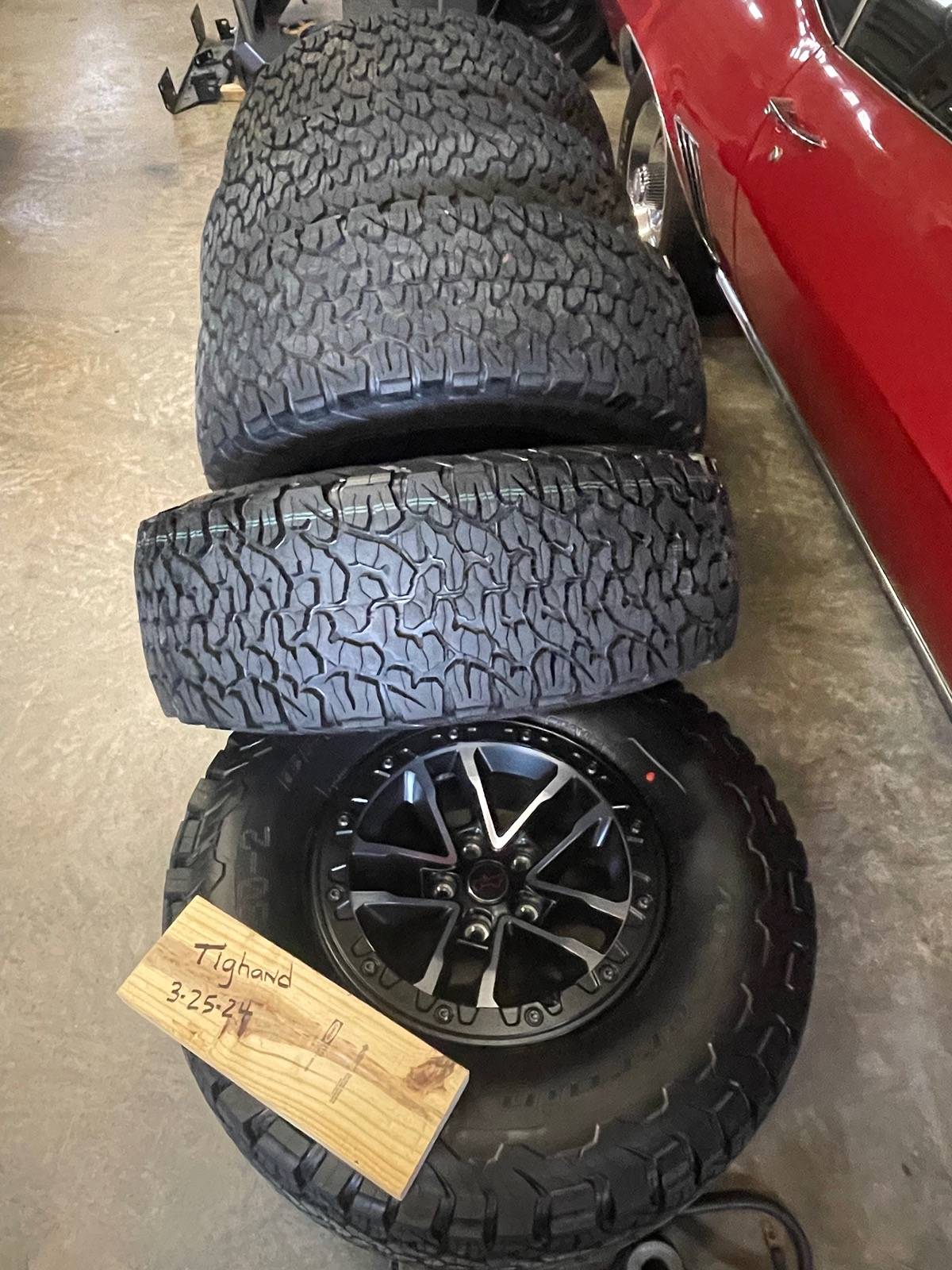 Jeep Wrangler JL 24 Recon wheels IMG_0990