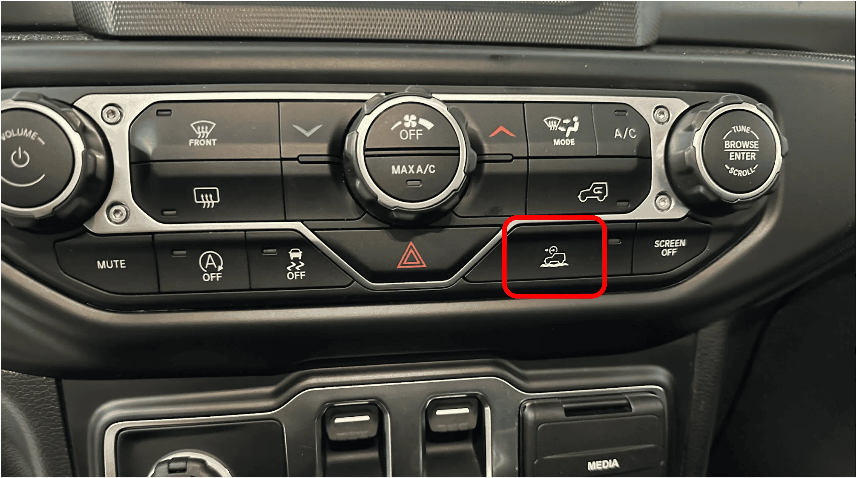Jeep Wrangler JL Anyone know what this button does? dash1