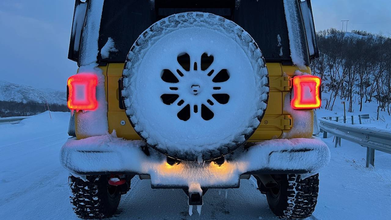 Jeep Wrangler JL Overnight Winter Camping in -15C (5F) 9