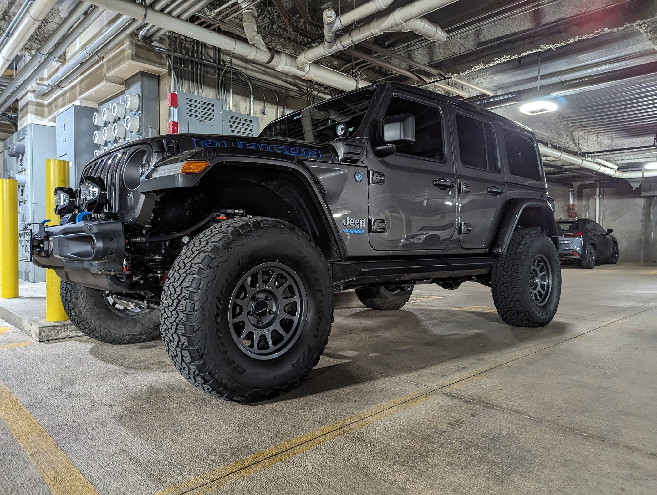 Jeep Wrangler JL Looking for Granite Crystal Metallic pics 1000000192