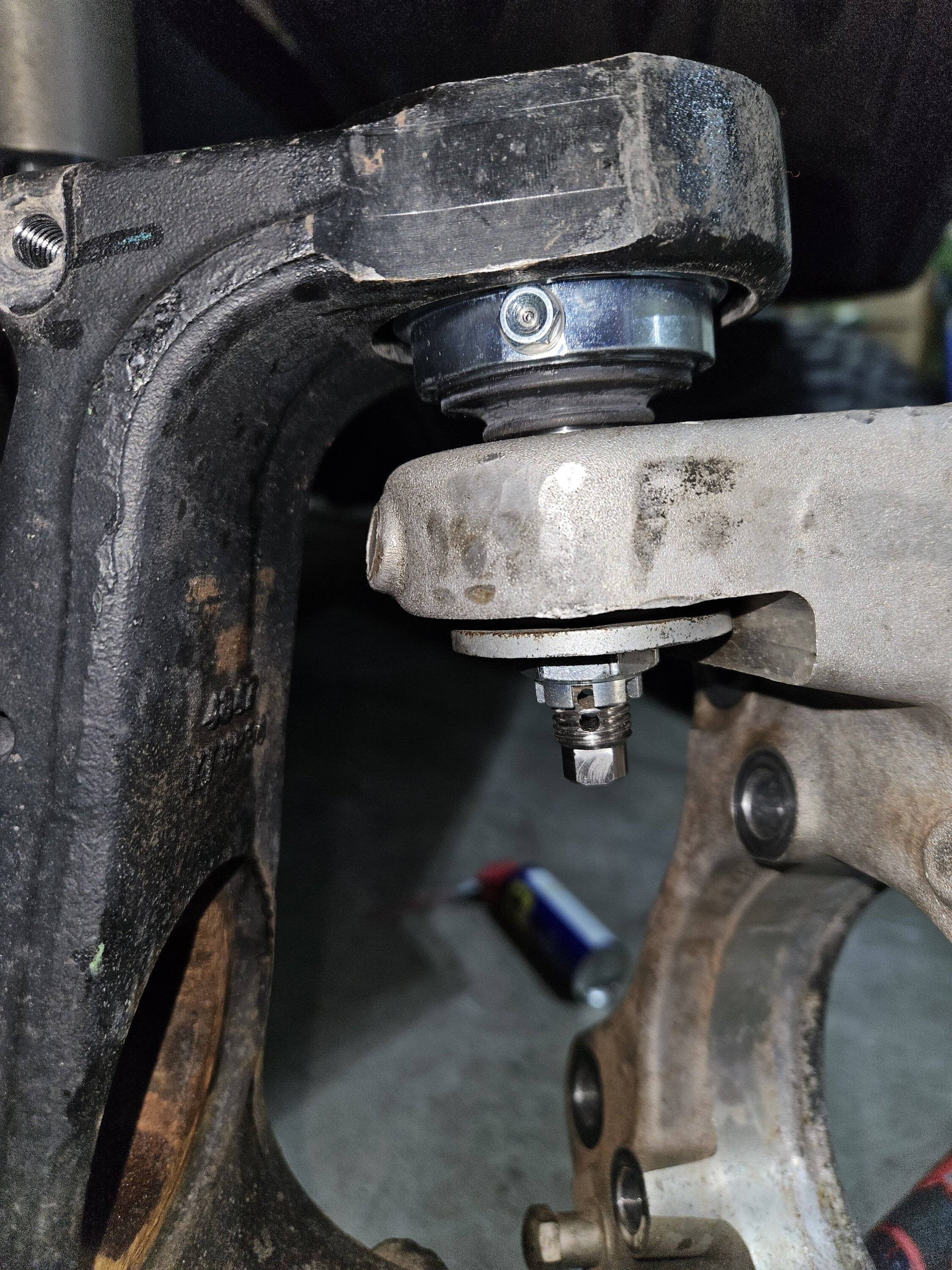 Jeep Wrangler JL Dynatrac Ball Joint install question 20240330_142555
