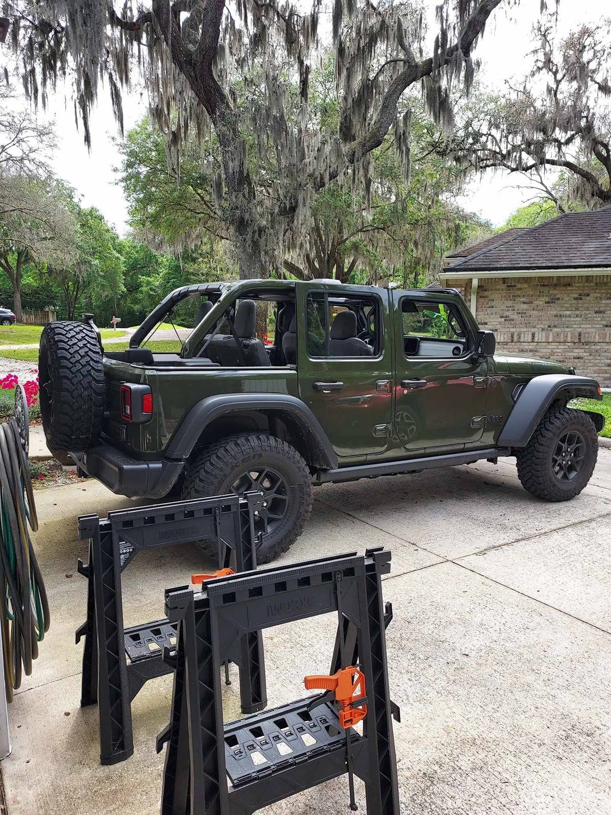 Jeep Wrangler JL Taking Her Top Off. 434976284_10233222305237371_7210340379495476162_n