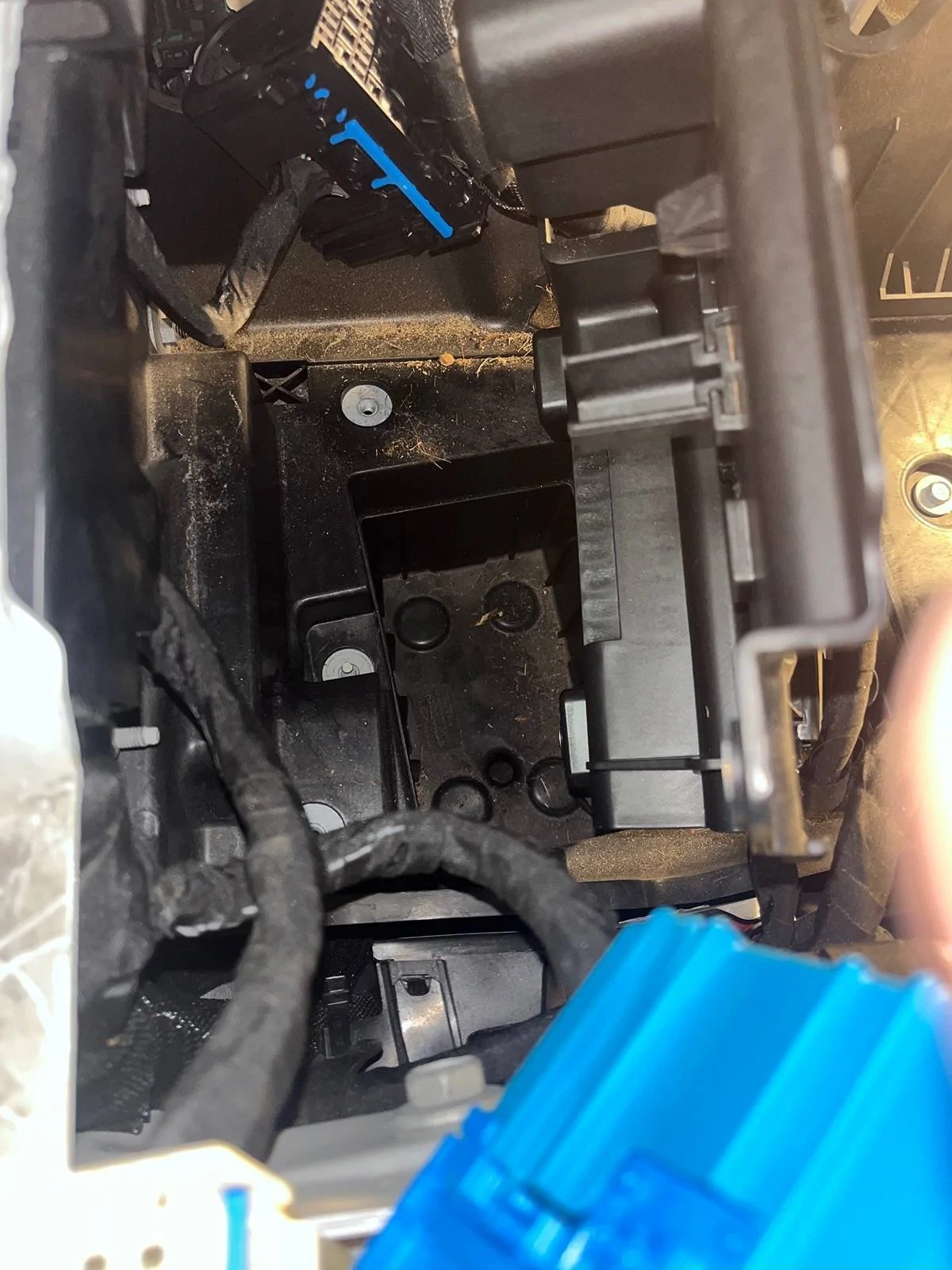Jeep Wrangler JL Auxiliary Vs Main Battery issue - Puzzled IMG_5749