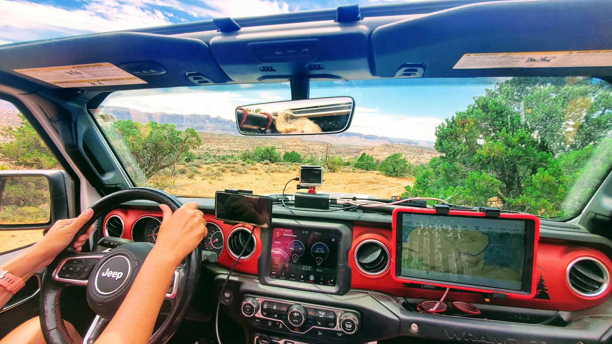 Jeep Wrangler JL 67 Designs Phone Mount Review 1712060538423-4m