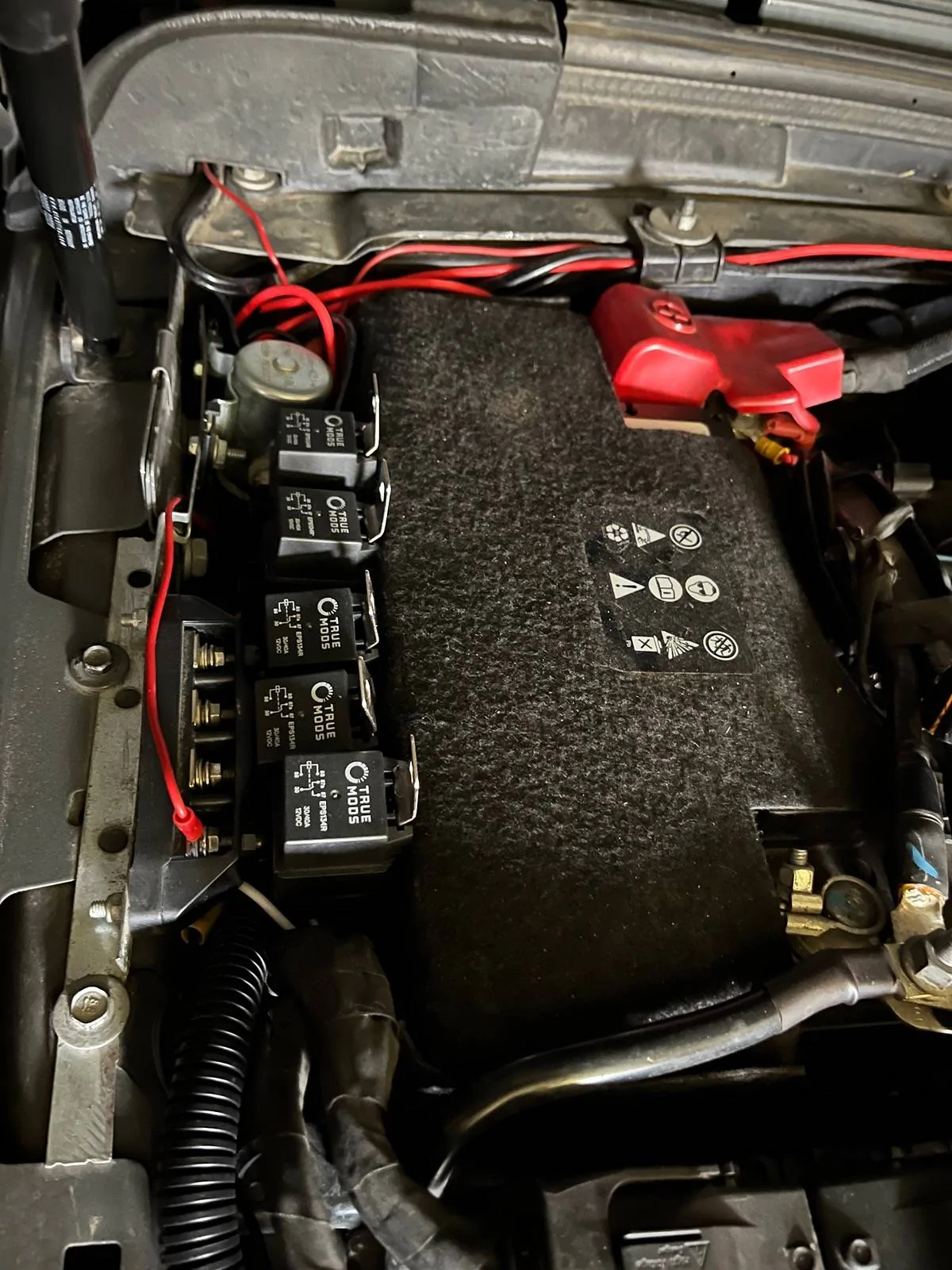 Jeep Wrangler JL Alternative option than connecting to battery posts IMG_3240