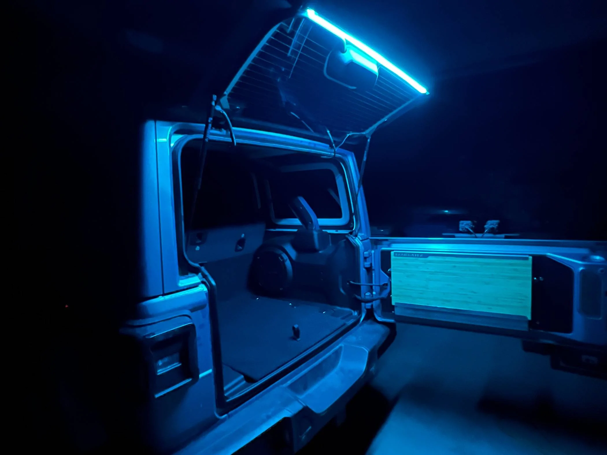 Jeep Wrangler JL Tailgate Brawlee LED light IMG_8598