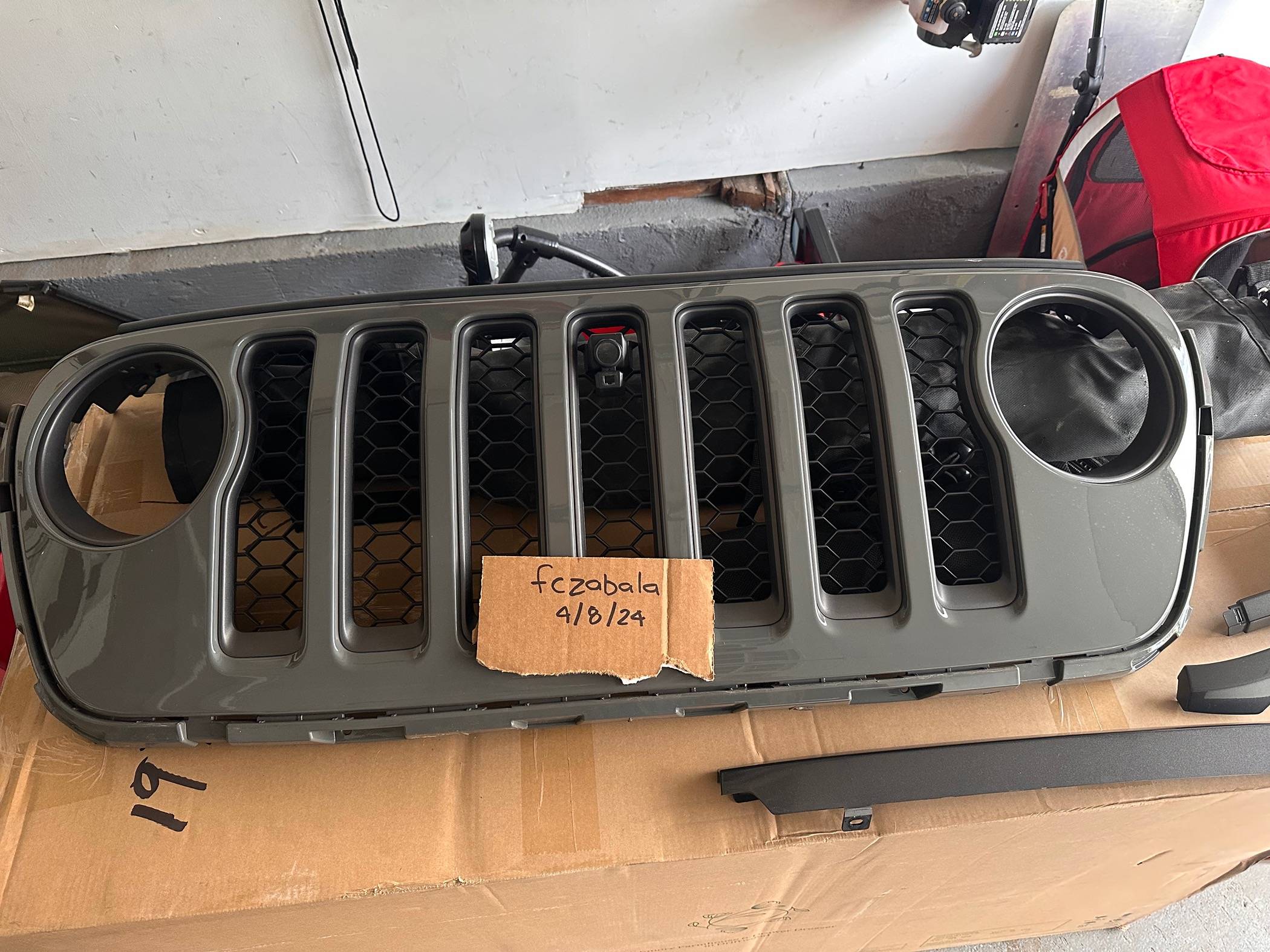 Jeep Wrangler JL 23 JLUR Grill - Sting Gray IMG_5778