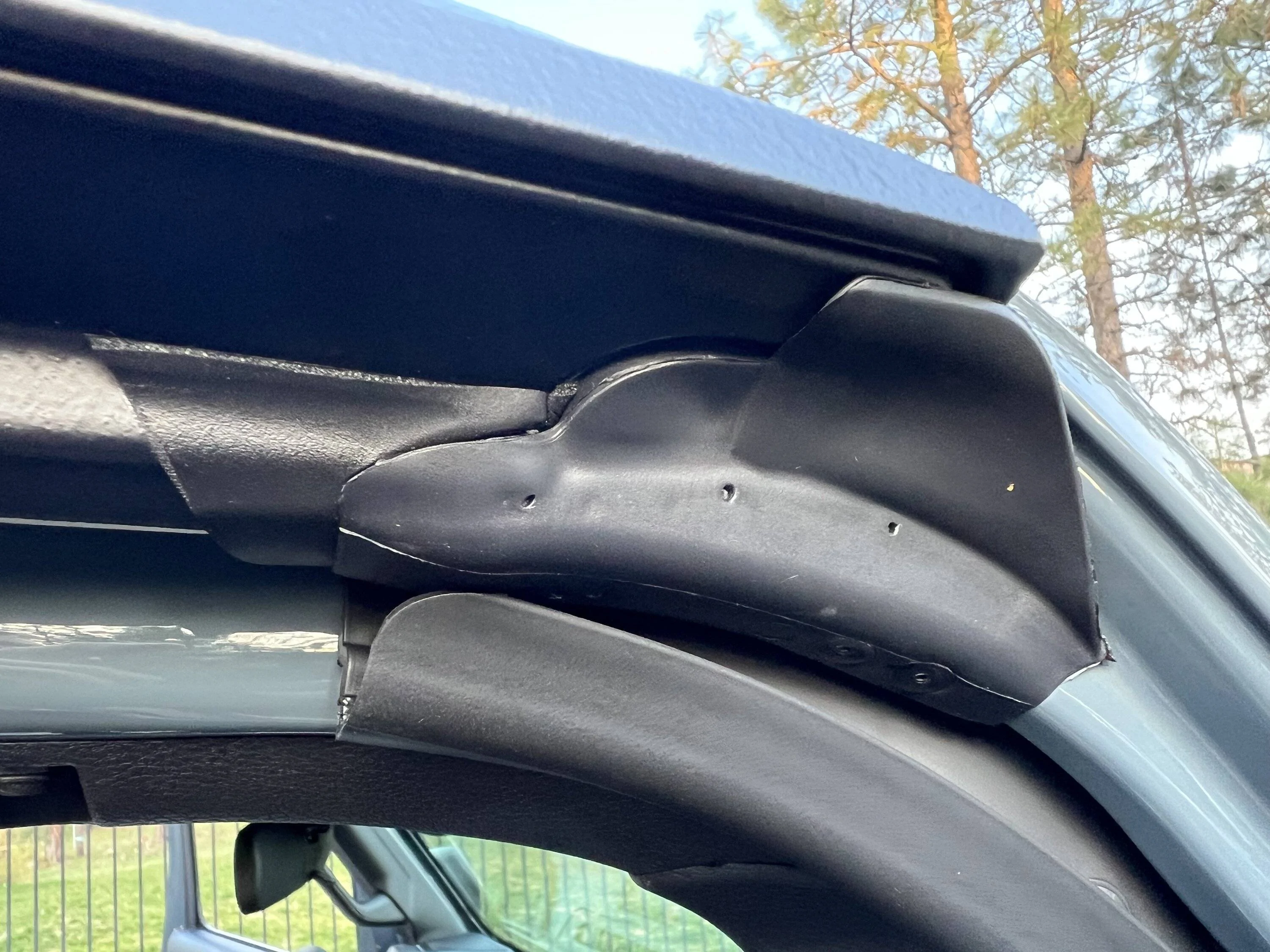 Jeep Wrangler JL Front door/freedom panel seal IMG_6784