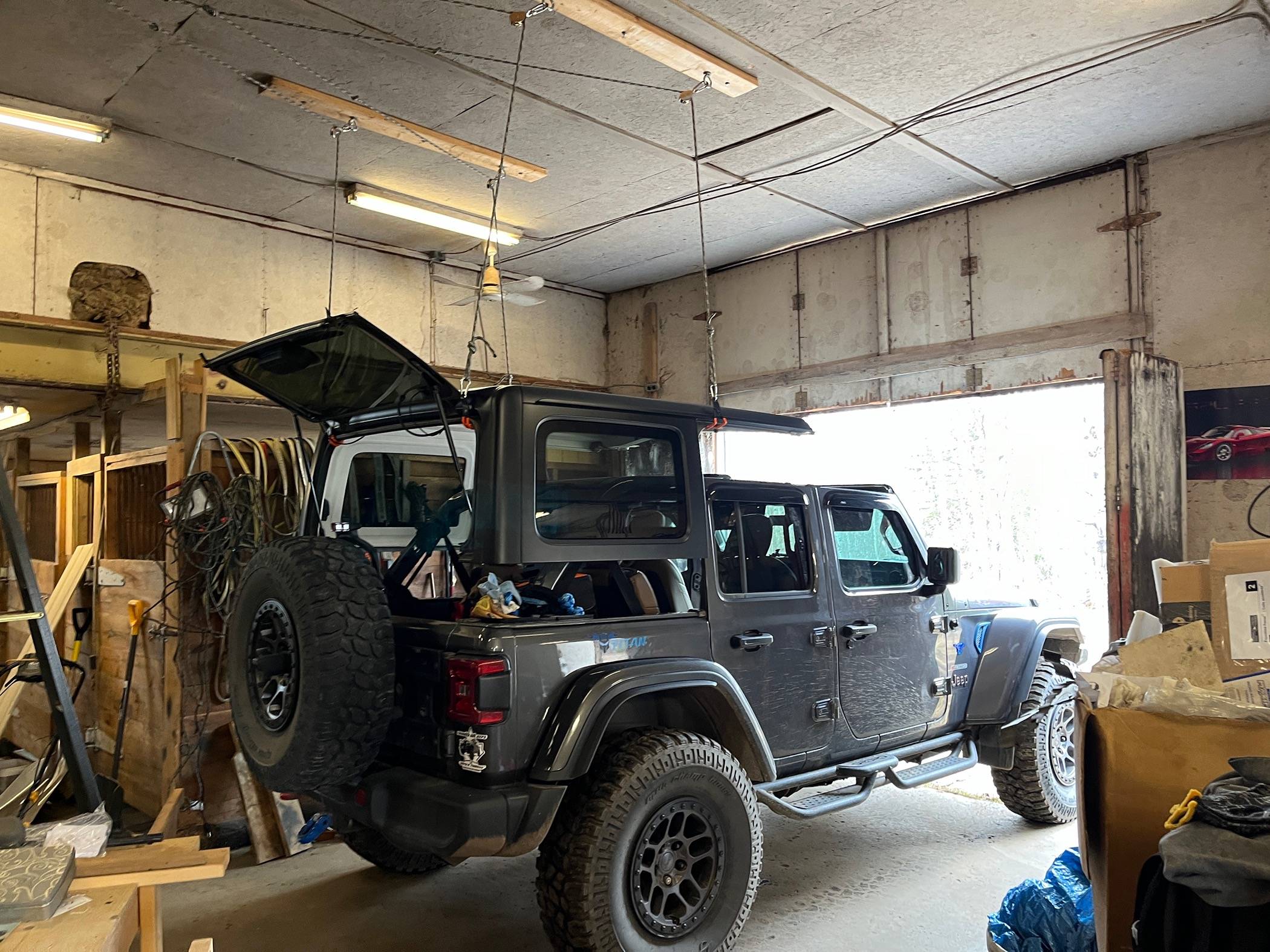 Jeep Wrangler JL Homemade hardtop hoist. IMG_0218