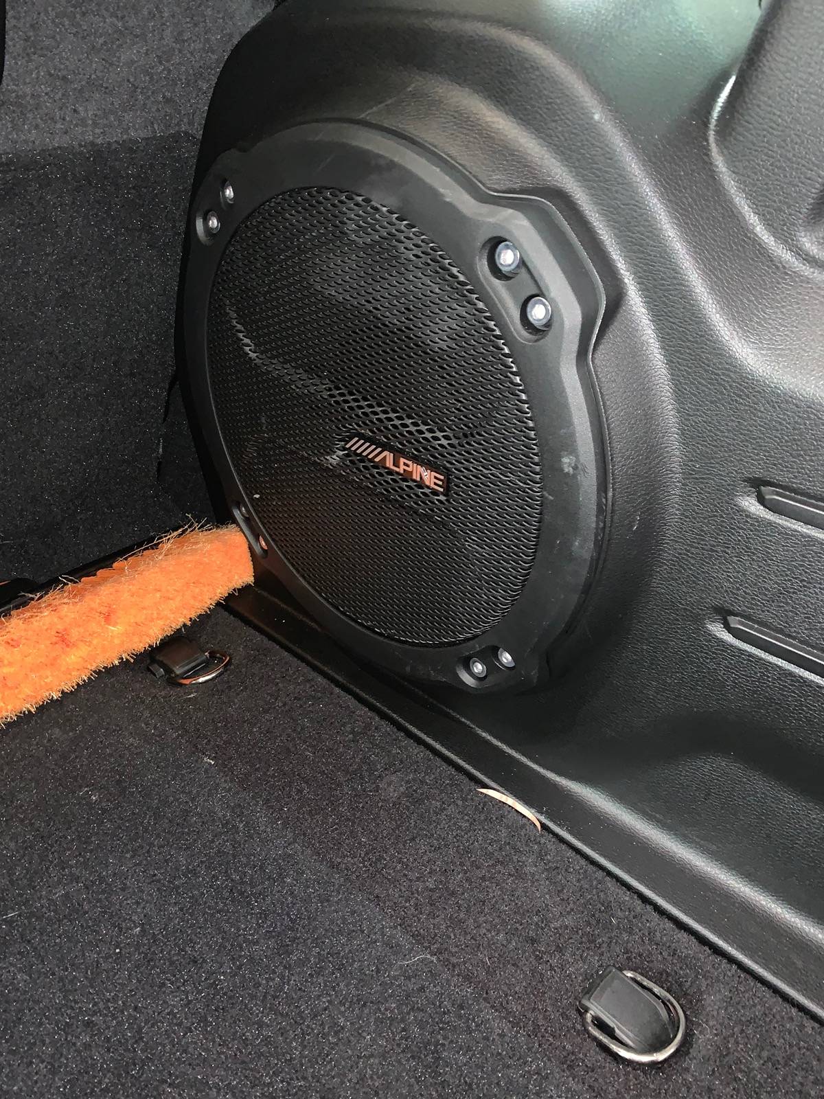 Jeep Wrangler JL Interior trim differences between JLUs and 392s? IMG_8799
