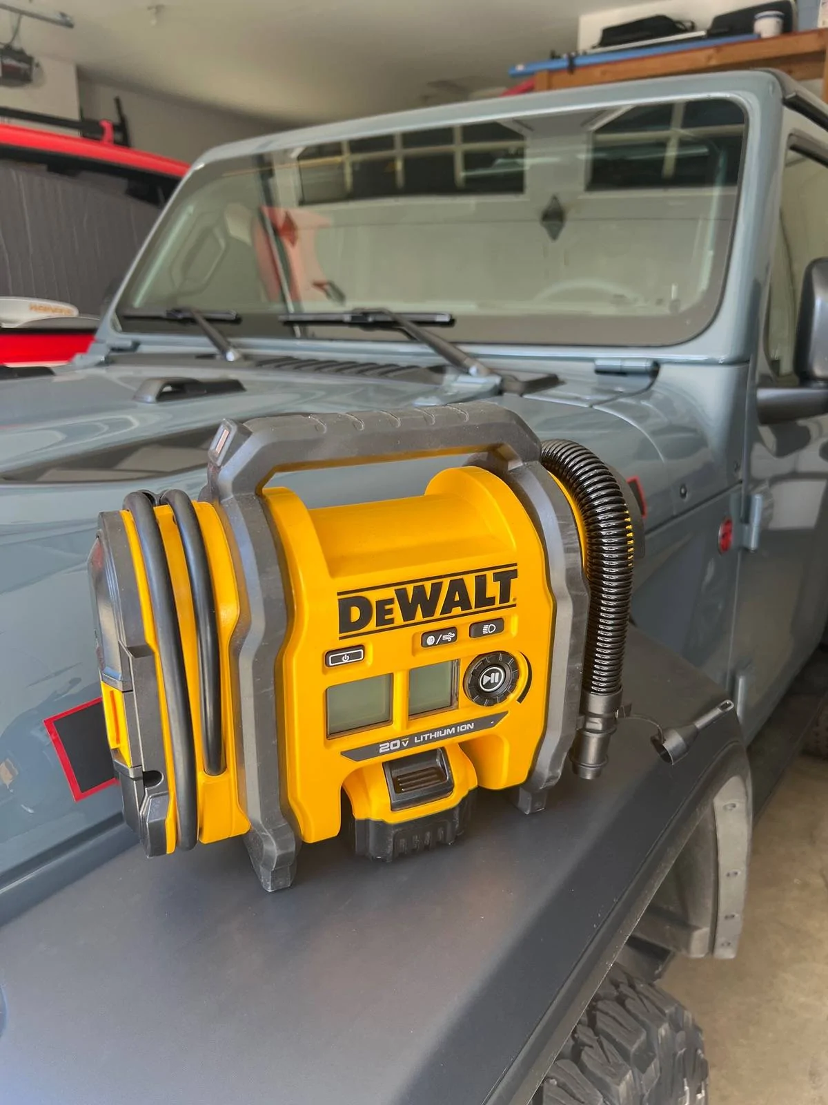Jeep Wrangler JL portable 12 volt air compressor imag