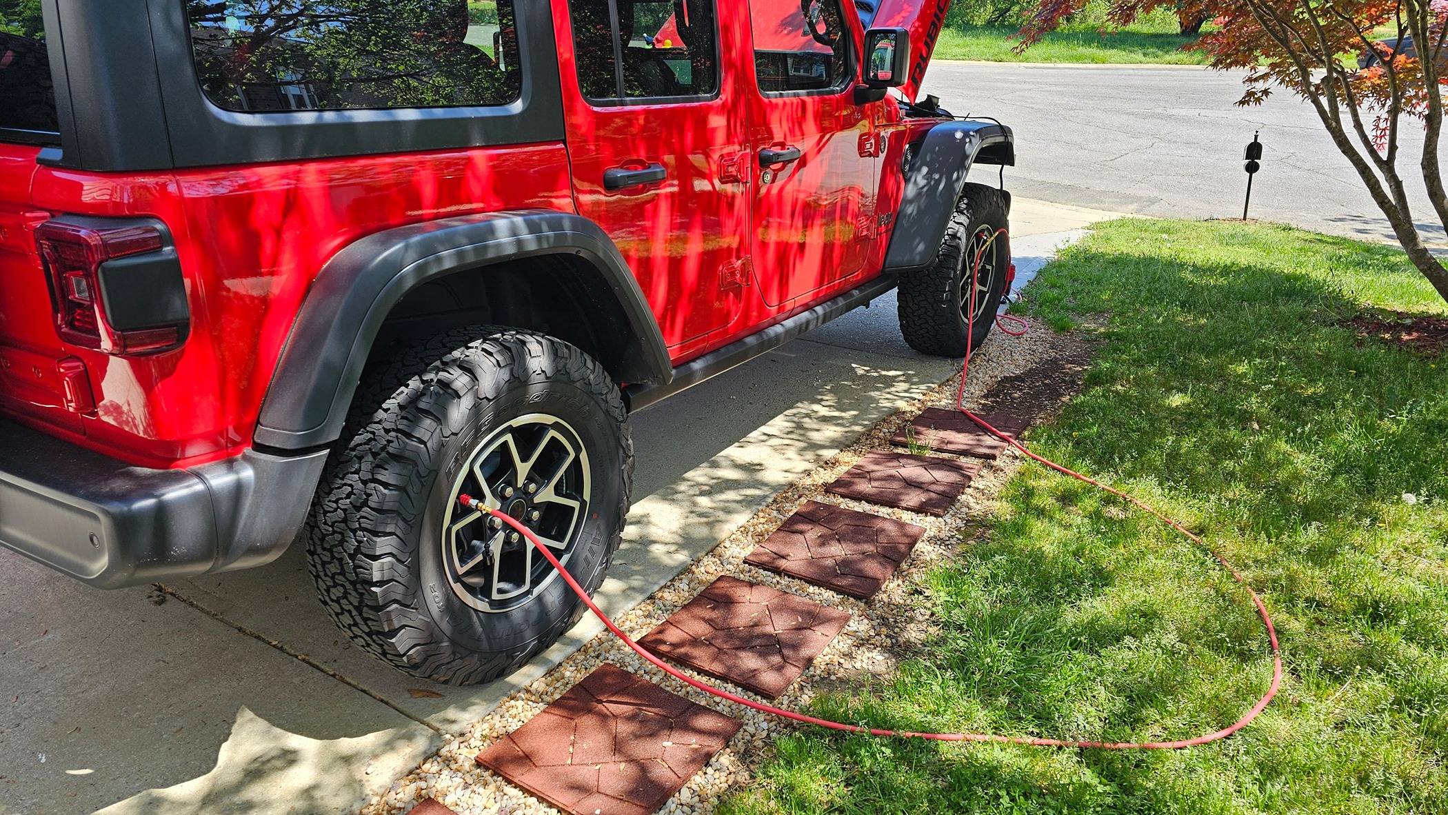 Jeep Wrangler JL Thor's Lightning 4-tire air system 20240415_123032