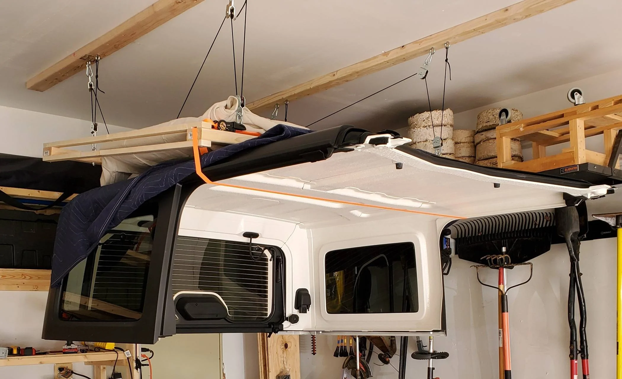 Jeep Wrangler JL Strap paths for lifting and storing a JLU hard top 20200405_135224 (1)