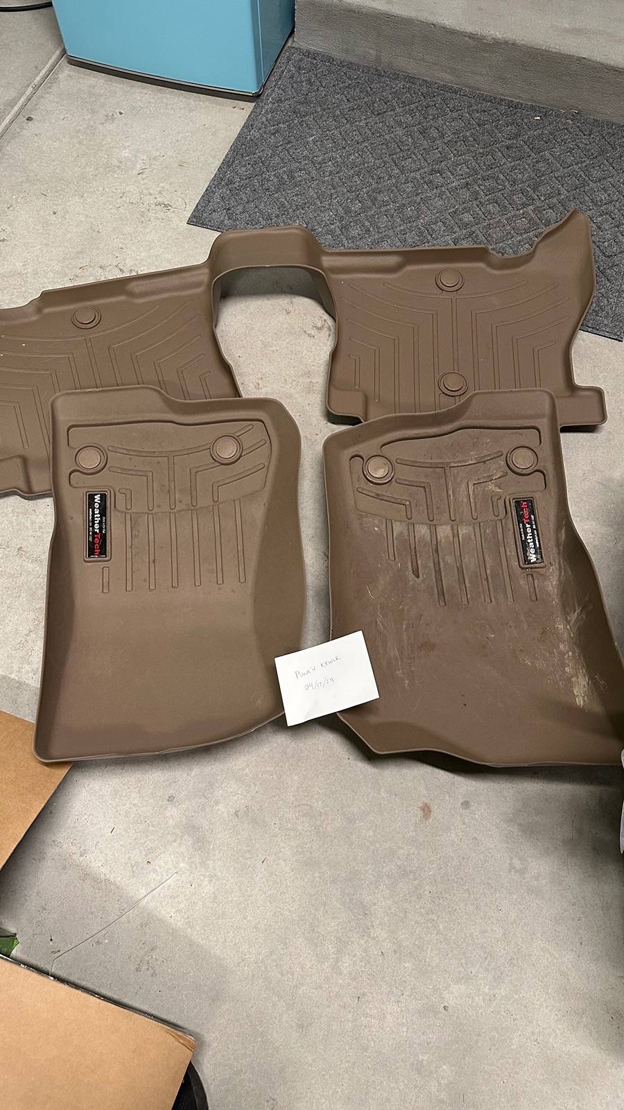 Jeep Wrangler JL 4xe 4dr Tan Weather Tech Mats 18859582-E344-49D3-B5A1-C2CF77F01FB9