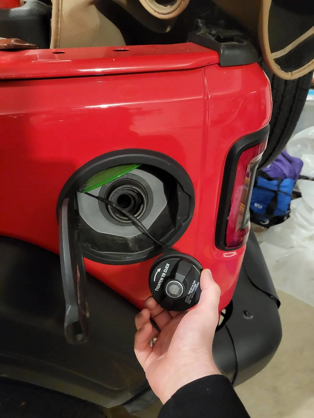 Jeep Wrangler JL Locking gas cap tether replacement? 20240418_103719