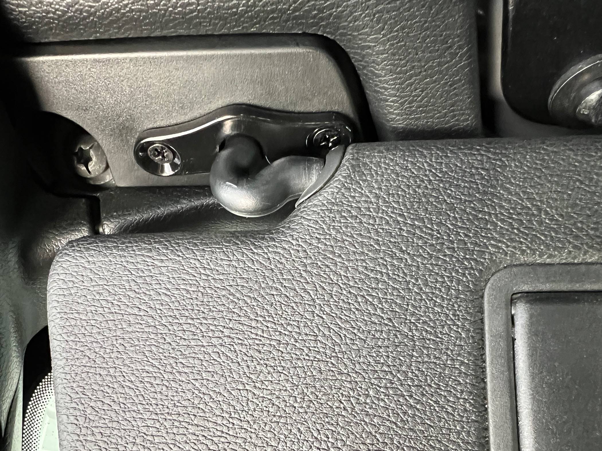 Jeep Wrangler JL Sun Visor Fix IMG_3958