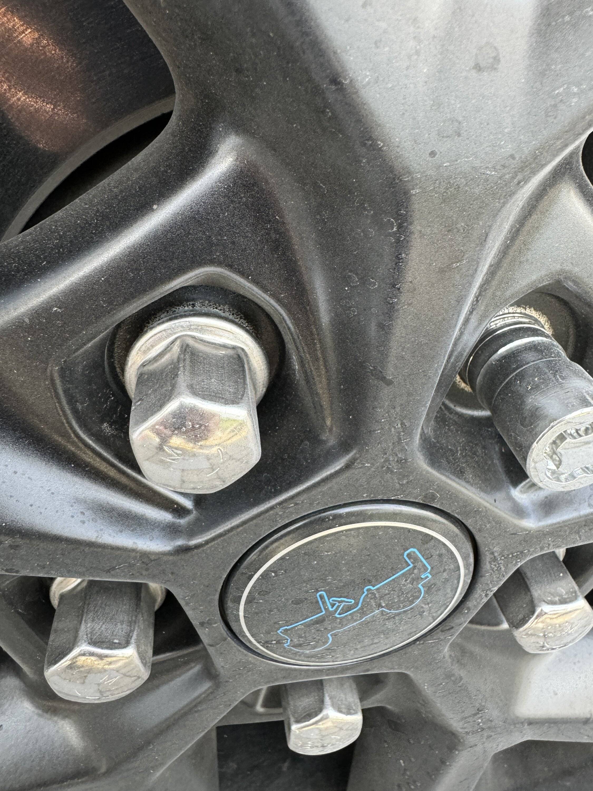 Jeep Wrangler JL Lug nuts?? IMG_6232