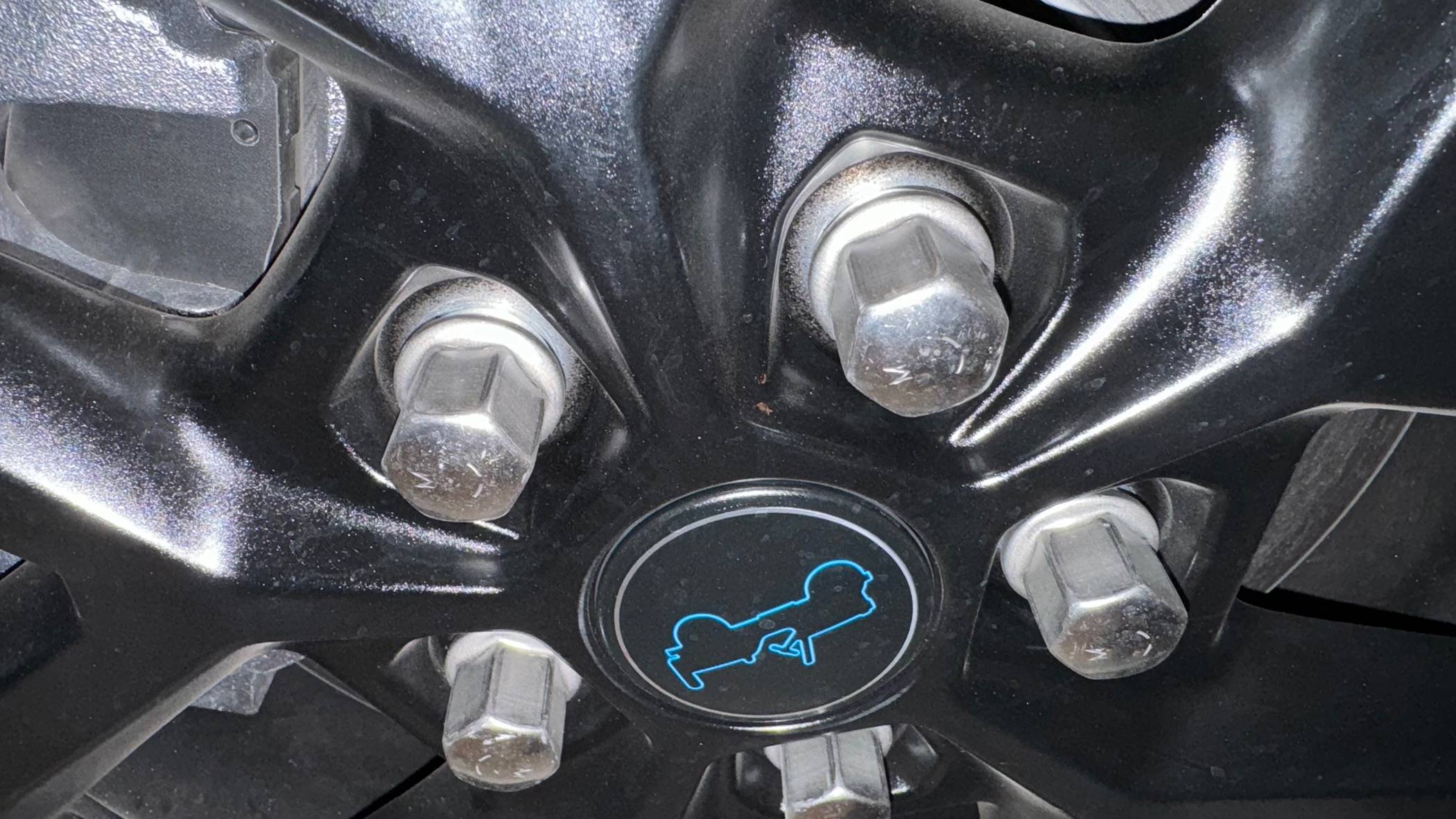 Jeep Wrangler JL Lug nuts?? IMG_1100