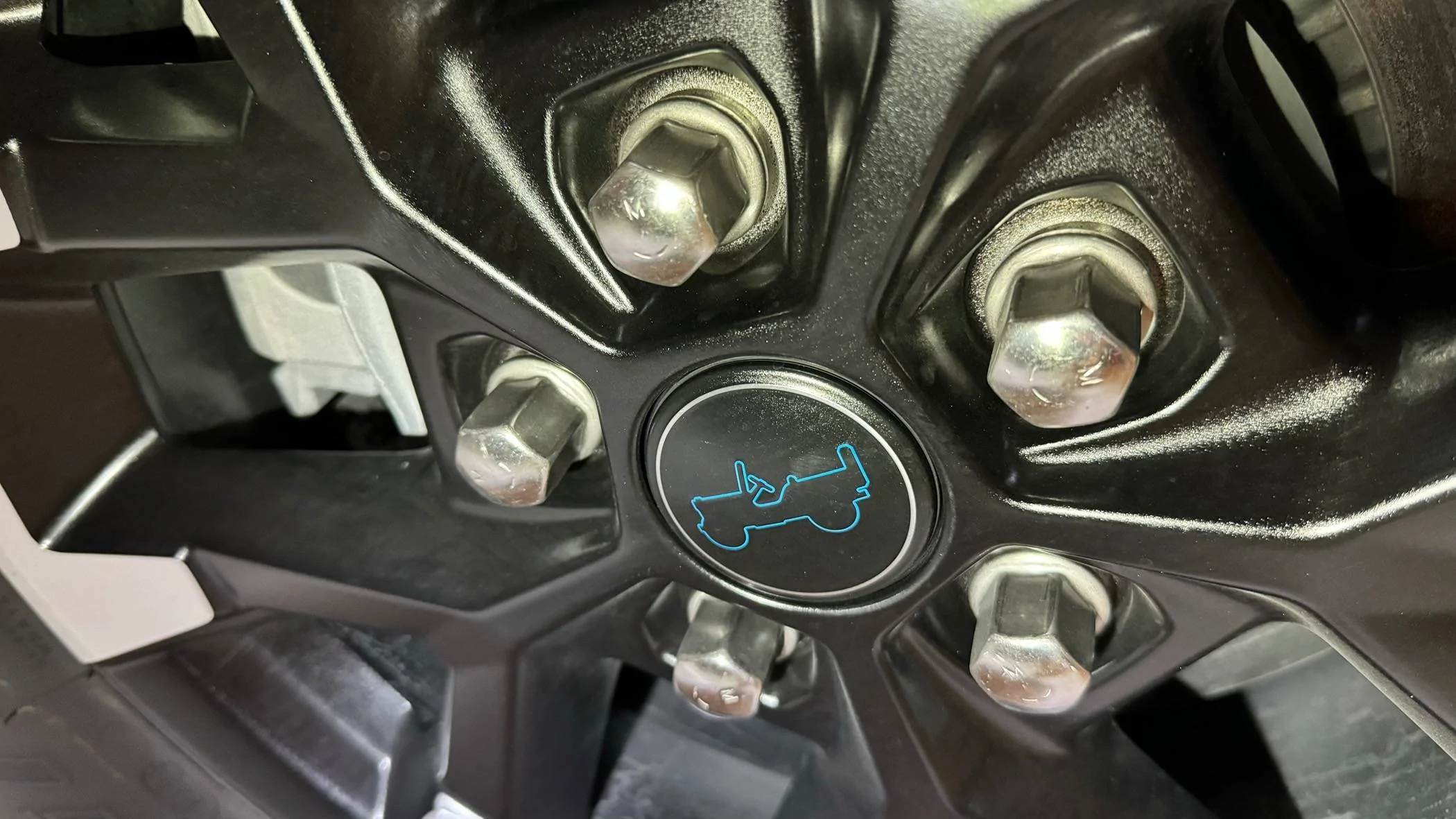 Jeep Wrangler JL Lug nuts?? IMG_1102