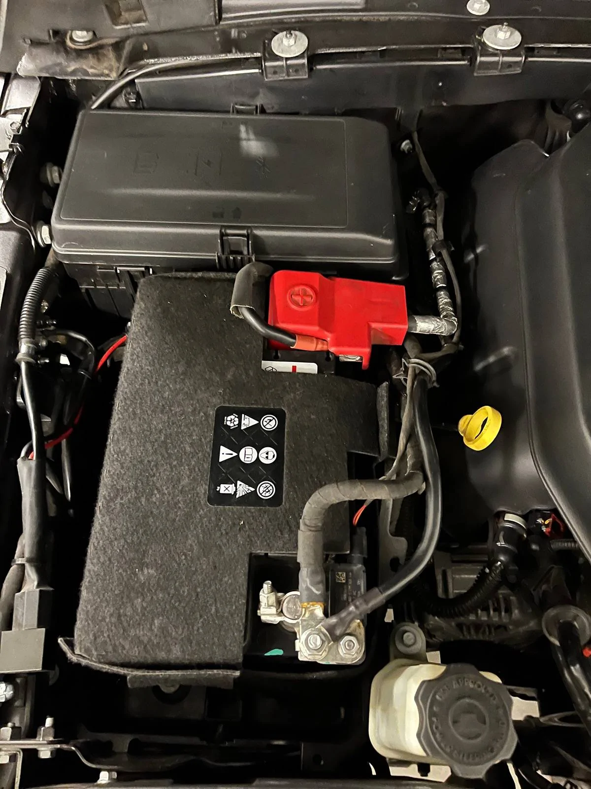 Jeep Wrangler JL Winch disconnect switch ideas... IMG_2890