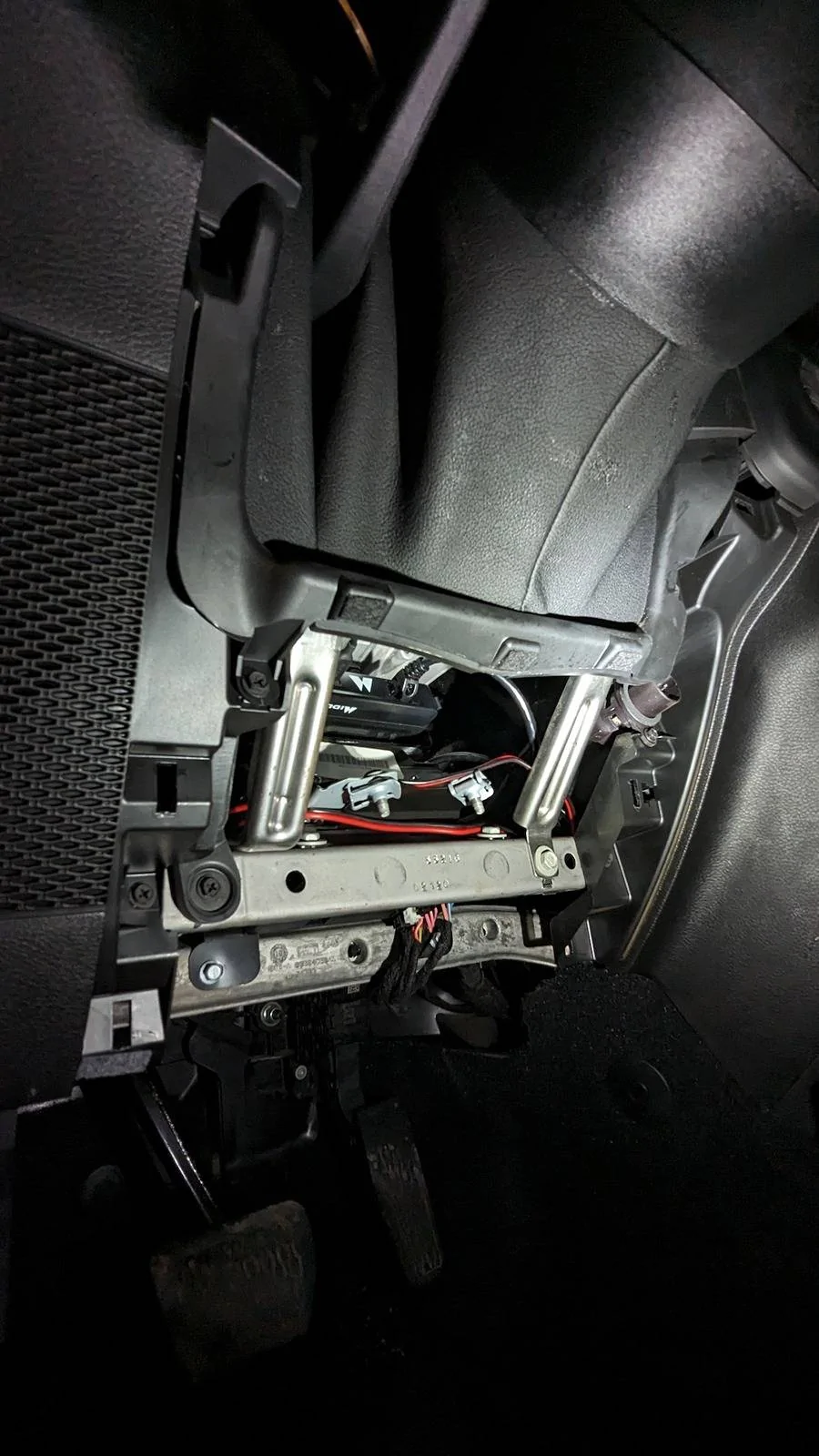 Jeep Wrangler JL Yet Another Midland MXT275 Install PXL_20240422_043742609