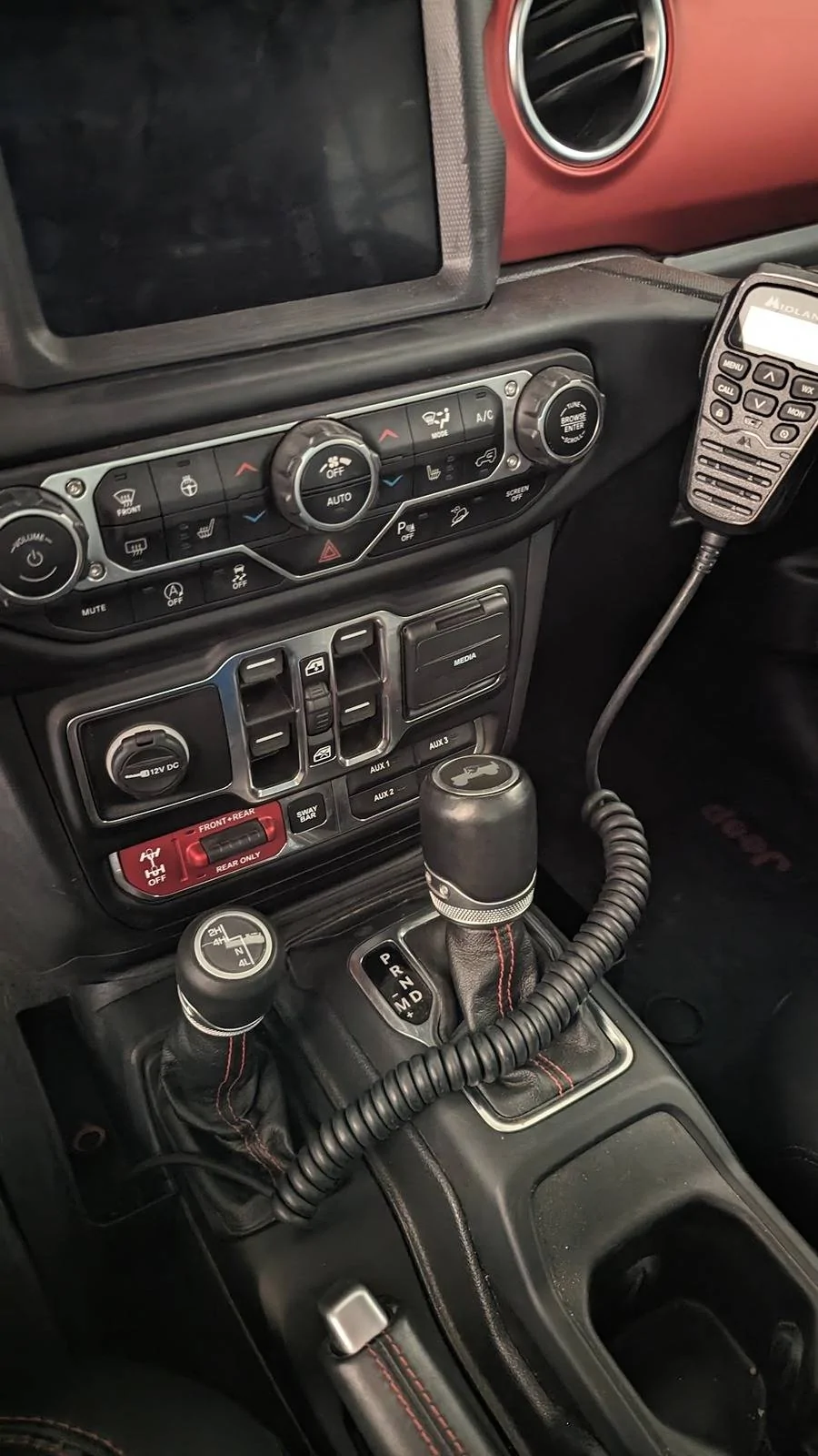 Jeep Wrangler JL Yet Another Midland MXT275 Install PXL_20240422_043922878.NIGHT
