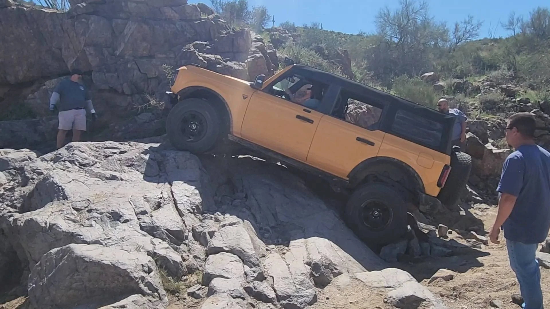 Jeep Wrangler JL Bronco vs. JL Long-Term Review elvis1