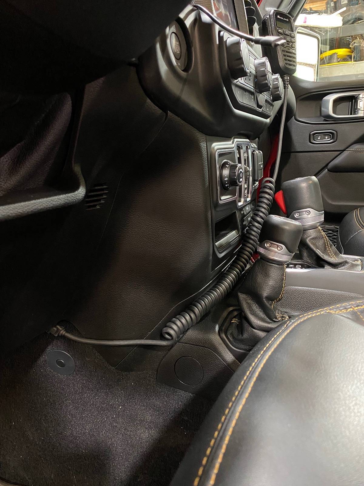 Jeep Wrangler JL Yet Another Midland MXT275 Install IMG_4693