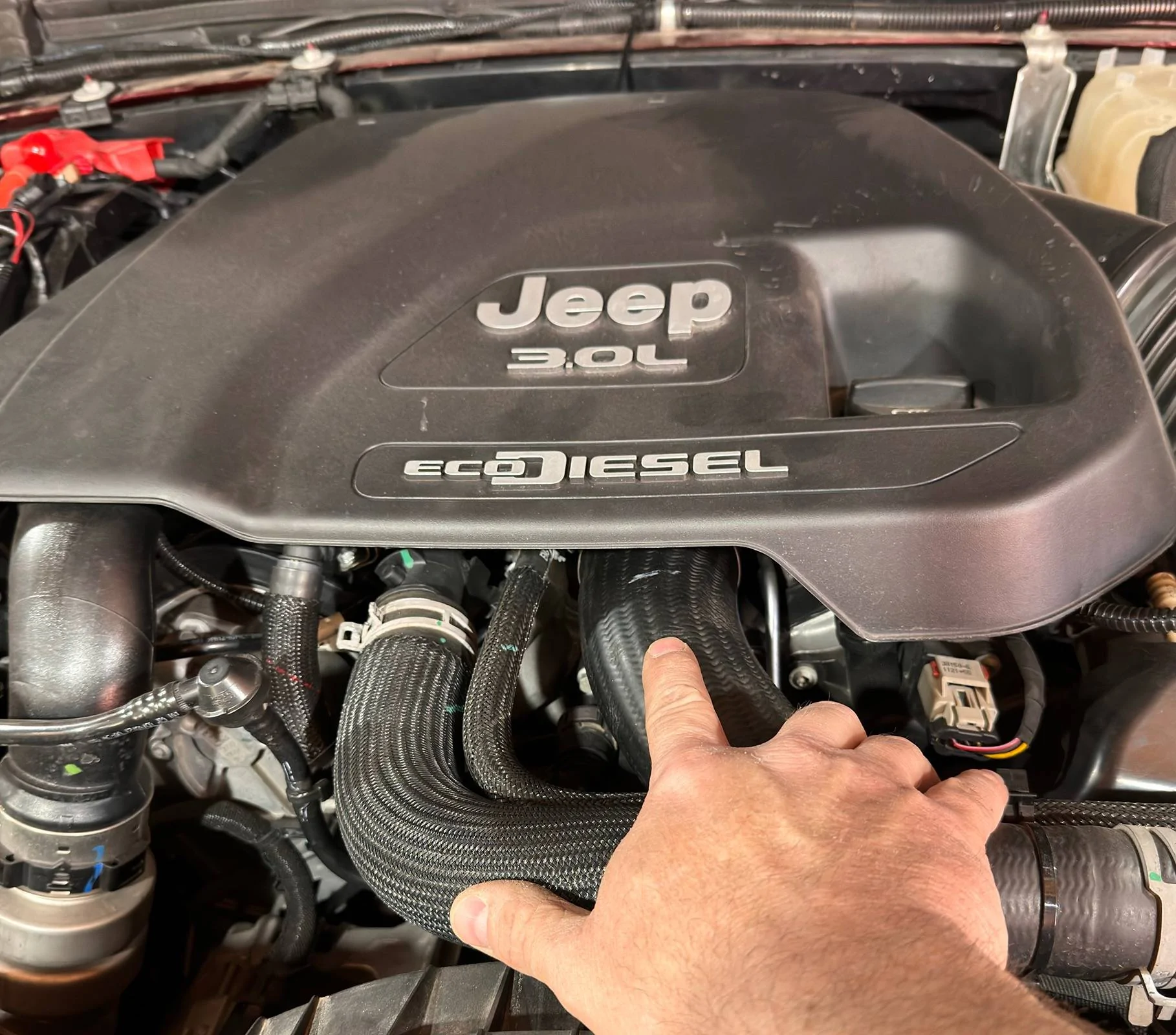 Jeep Wrangler JL Loose Intercooler pipe IMG_6511