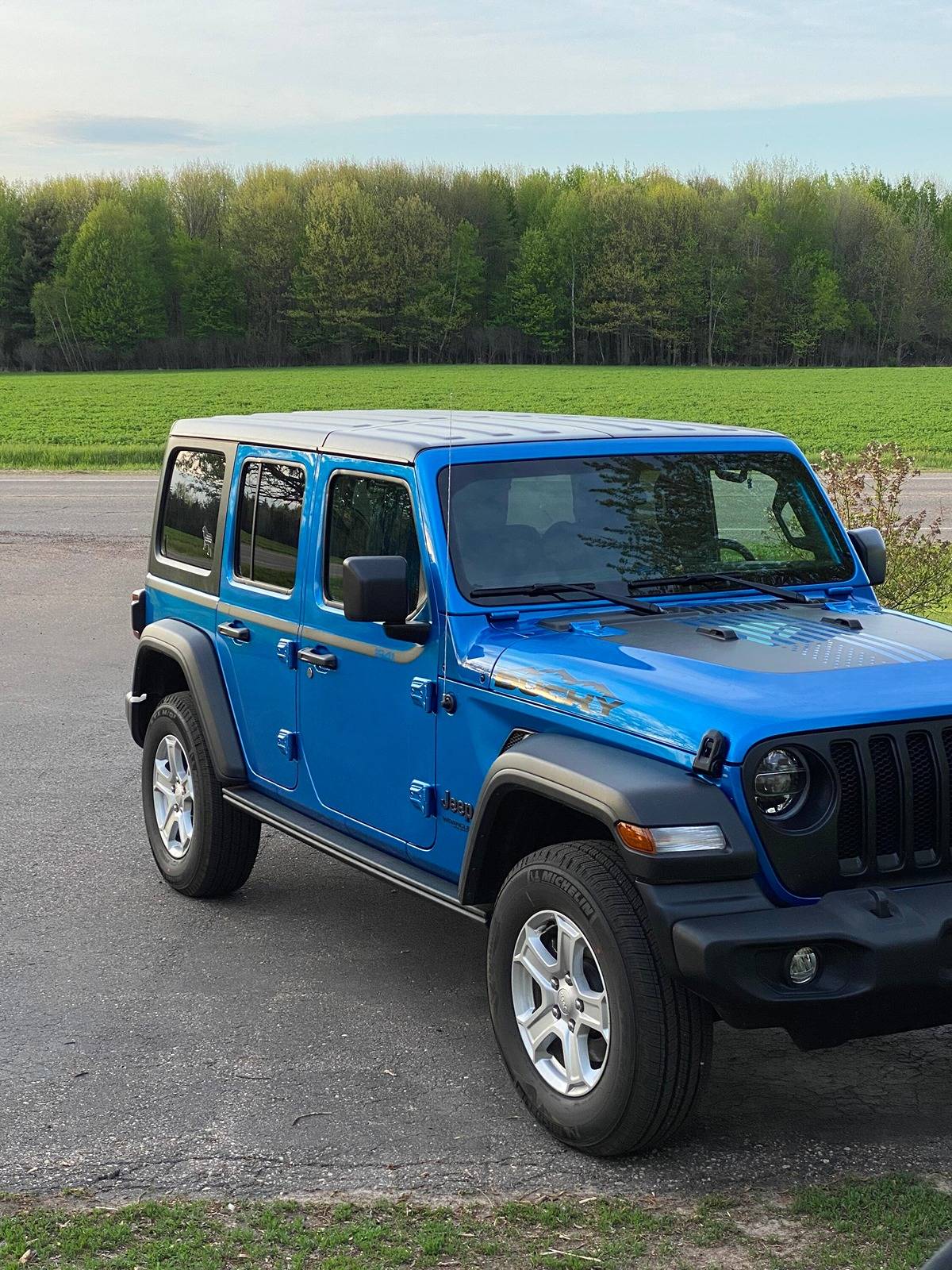 Jeep Wrangler JL Happy Anniversary! 2A870AB3-82A5-4F5A-B591-8D71443853C2