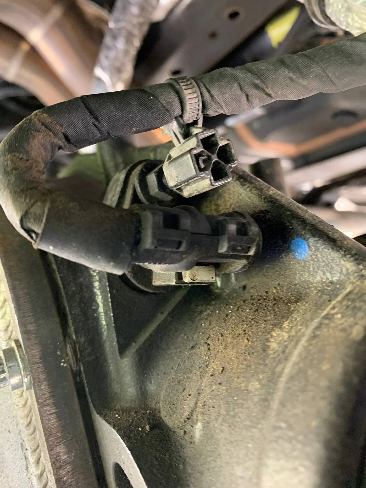 Jeep Wrangler JL How to unplug rear diff e locker harness? imag