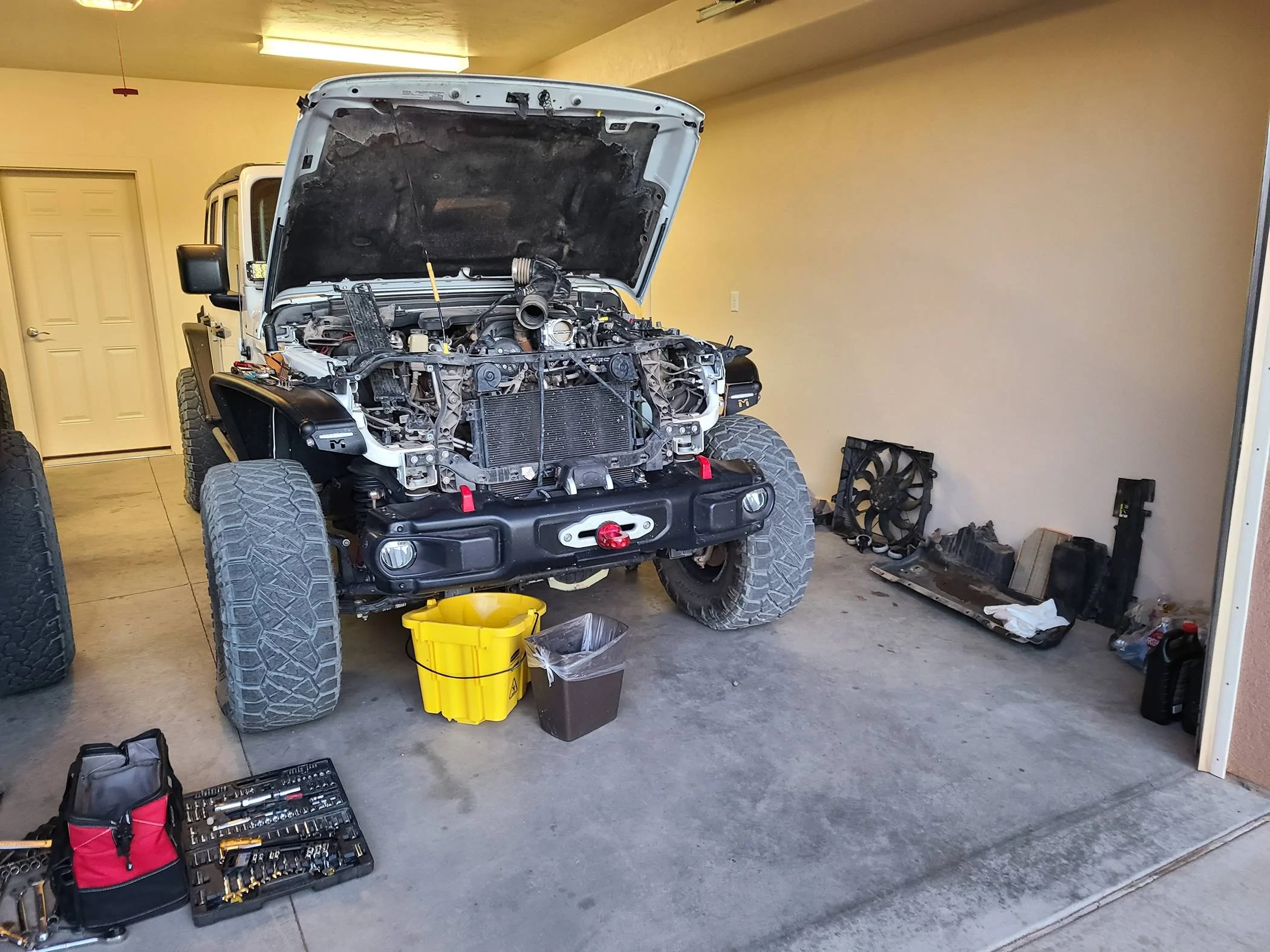 Jeep Wrangler JL 2018 JLUS 3.6 - Radiator Leaking 20221019_072640t