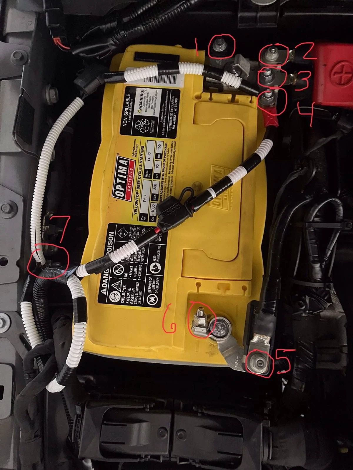 Jeep Wrangler JL Noco Genius 10 connect to battery IMG_2048