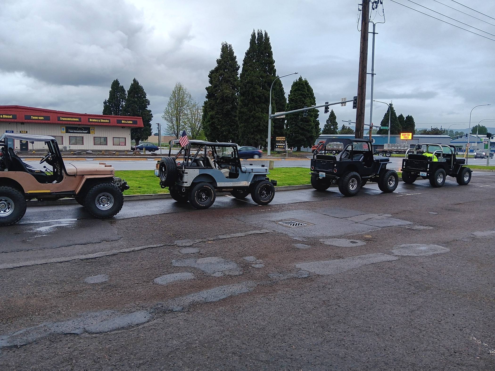 Jeep Wrangler JL Towing a Willys with a Willys. 20240424_190412
