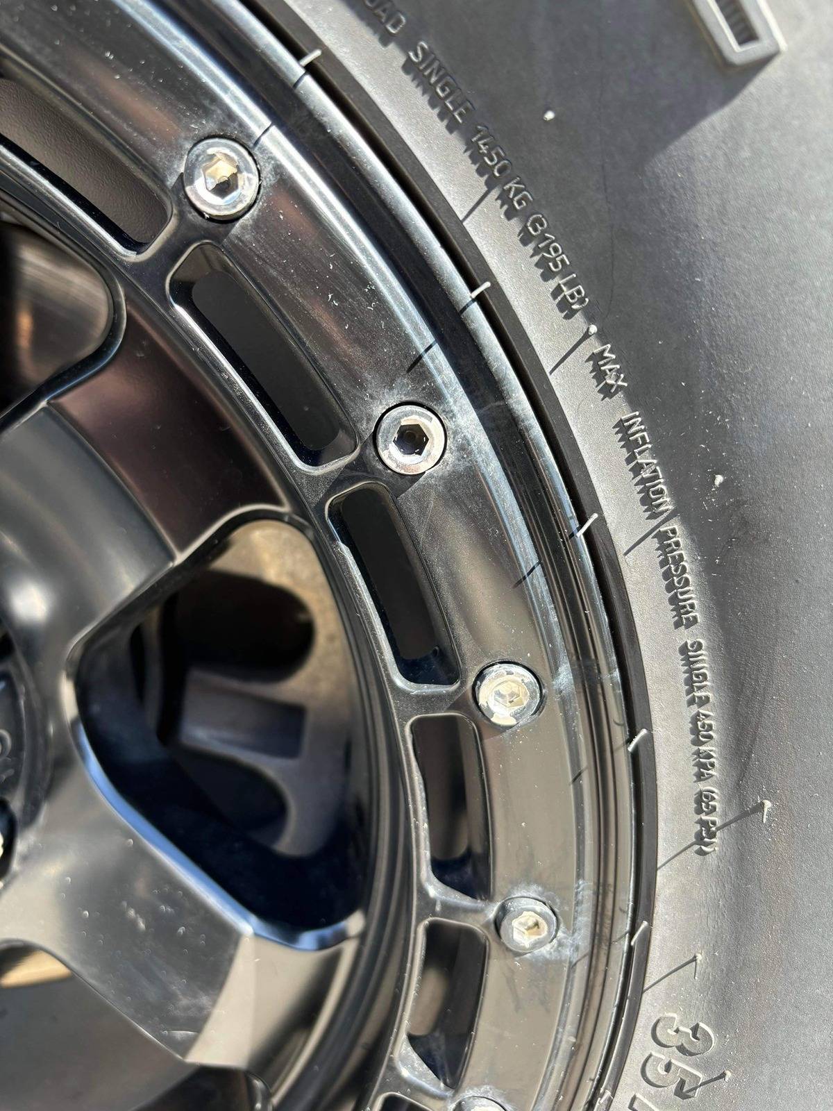 Jeep Wrangler JL problem with Fuel Block wheels 1