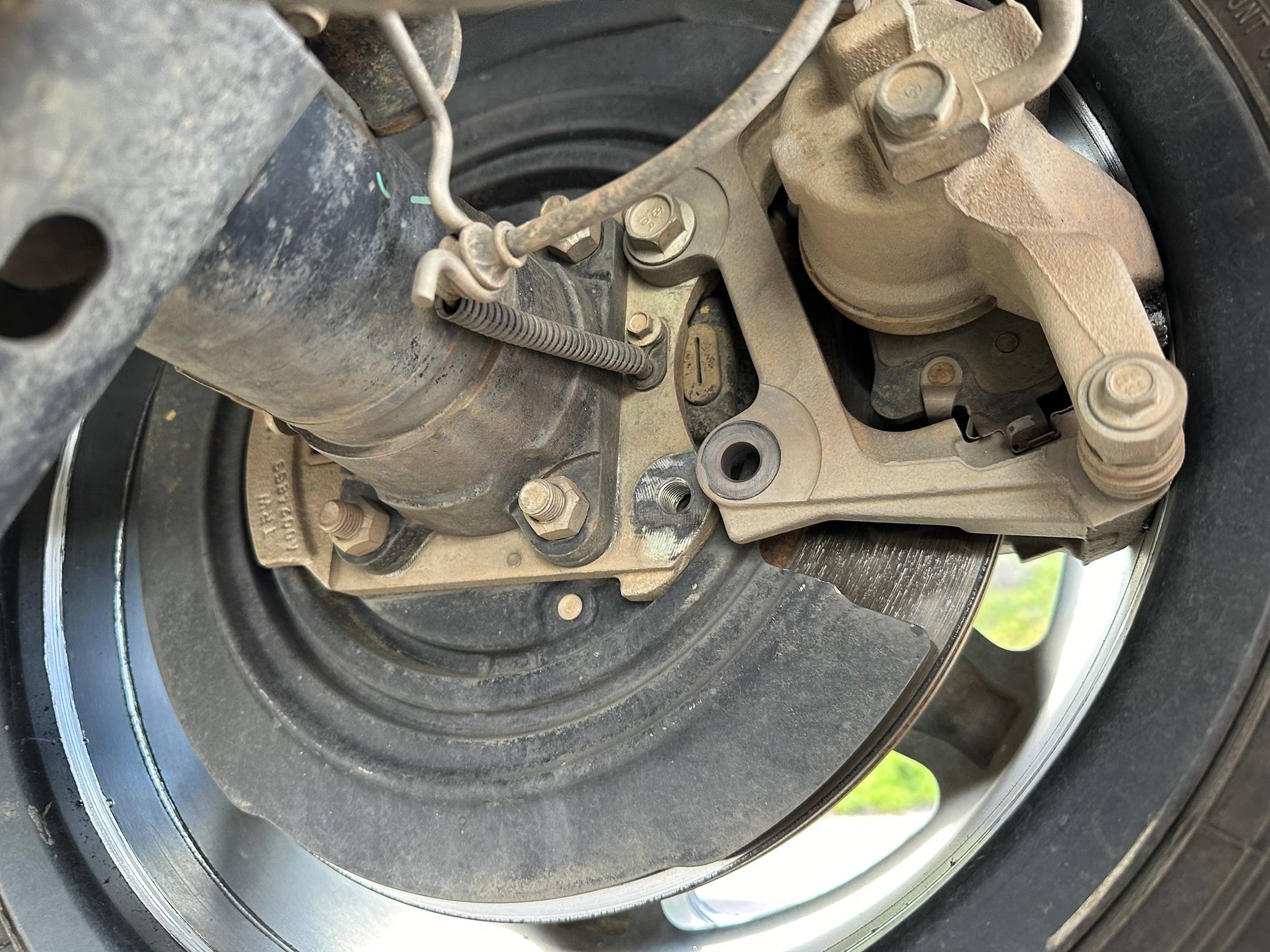 Jeep Wrangler JL Am I missing a caliper bolt? IMG_6791