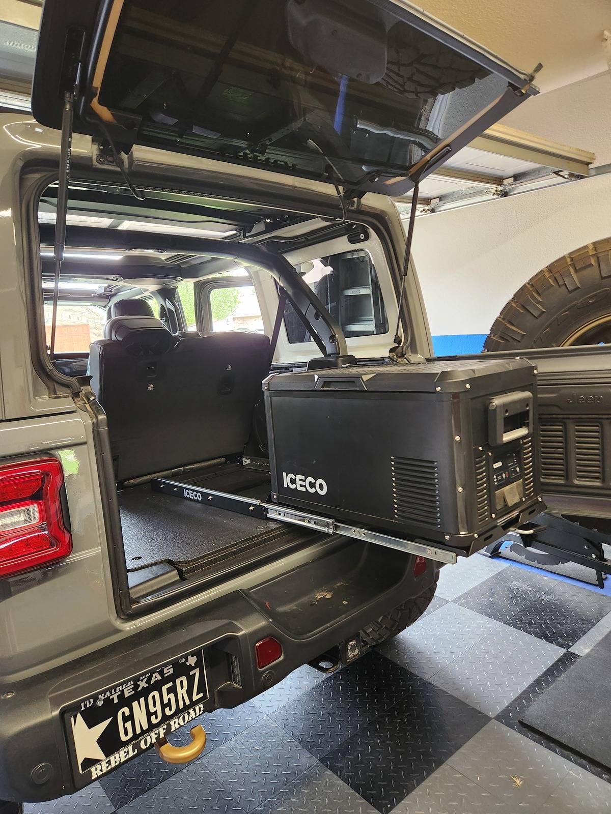 Jeep Wrangler JL Goose Gear Cargo Plate Arrived & Installed 20240502_121414