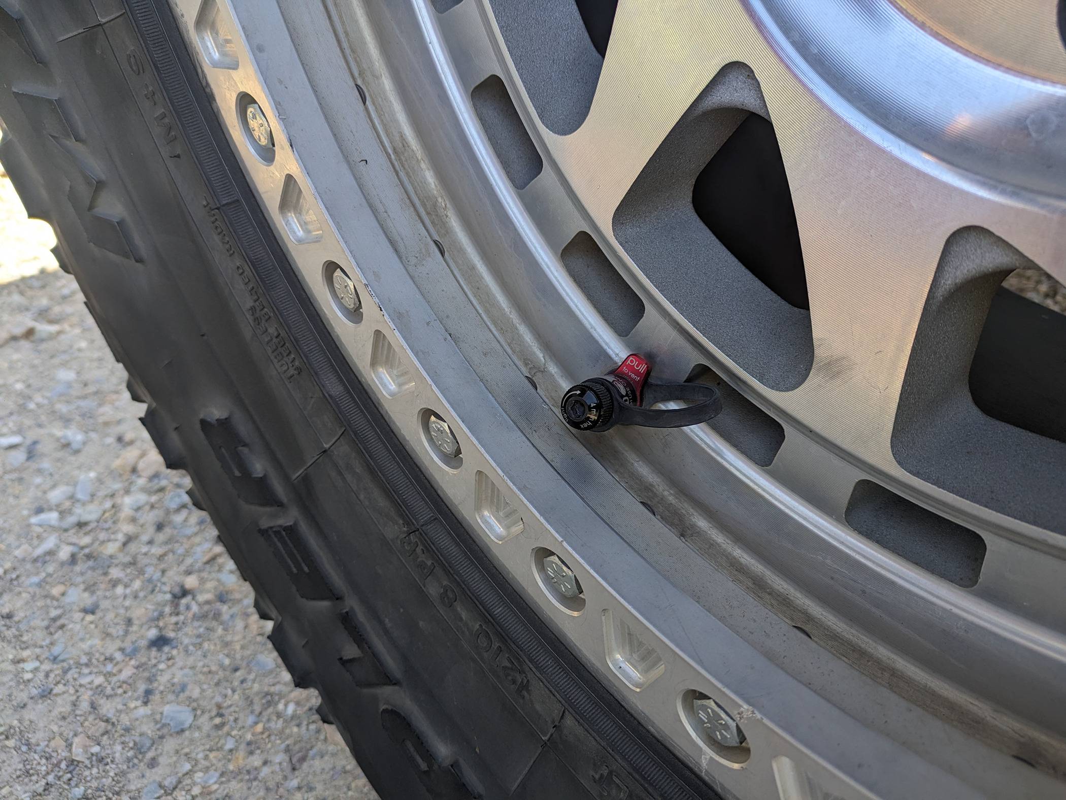 Jeep Wrangler JL Valve stem recommendations? PXL_20240503_155641134