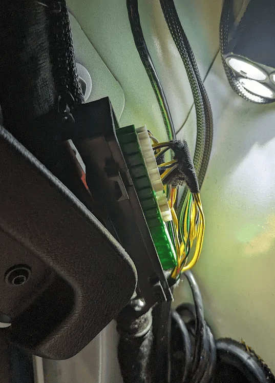 Jeep Wrangler JL JEEP HACKING CAN-C / CAN-IHS / UDS ! (Reverse Engineering) 1715388734047-rn