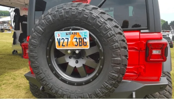 Jeep Wrangler JL Picking up power for plate light plat